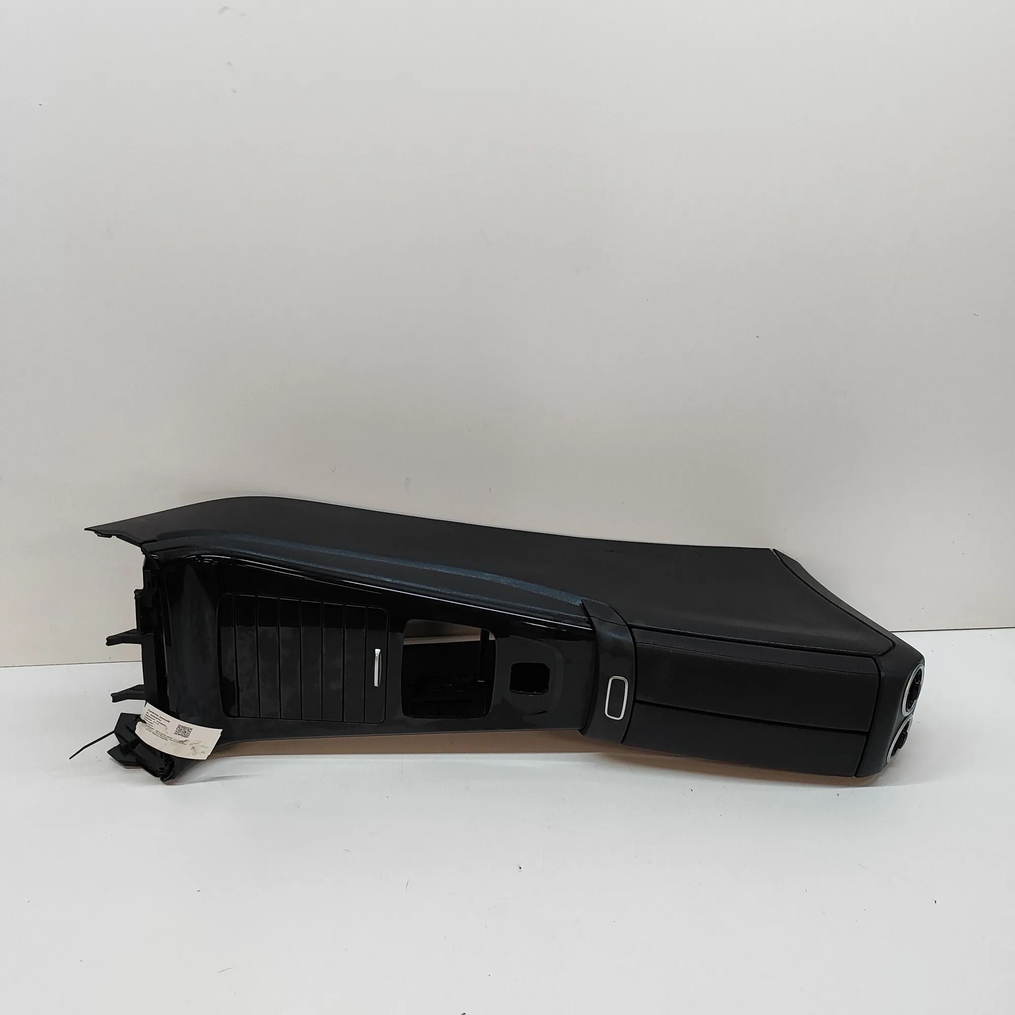 Mercedes-Benz CLA (C118) center console