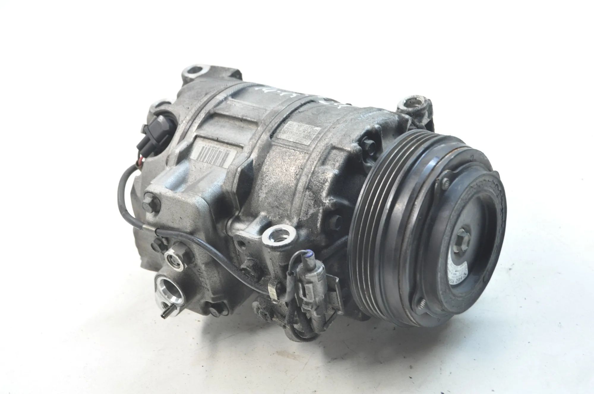 BMW 5 (E60 / E61) Air-conditioning compressor Air-conditioning compressor — BMW 5 SERIES (F10...