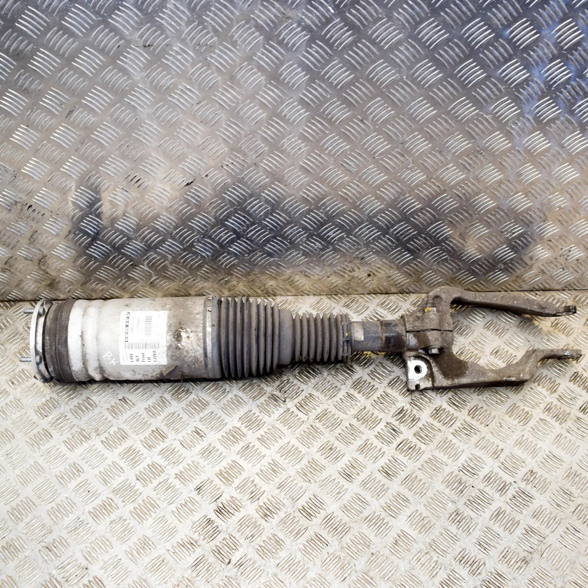 Land Rover Range Rover Sport (L494) Shock absorber — front left Shock absorber — front left — LAND ROVER RANGE ...