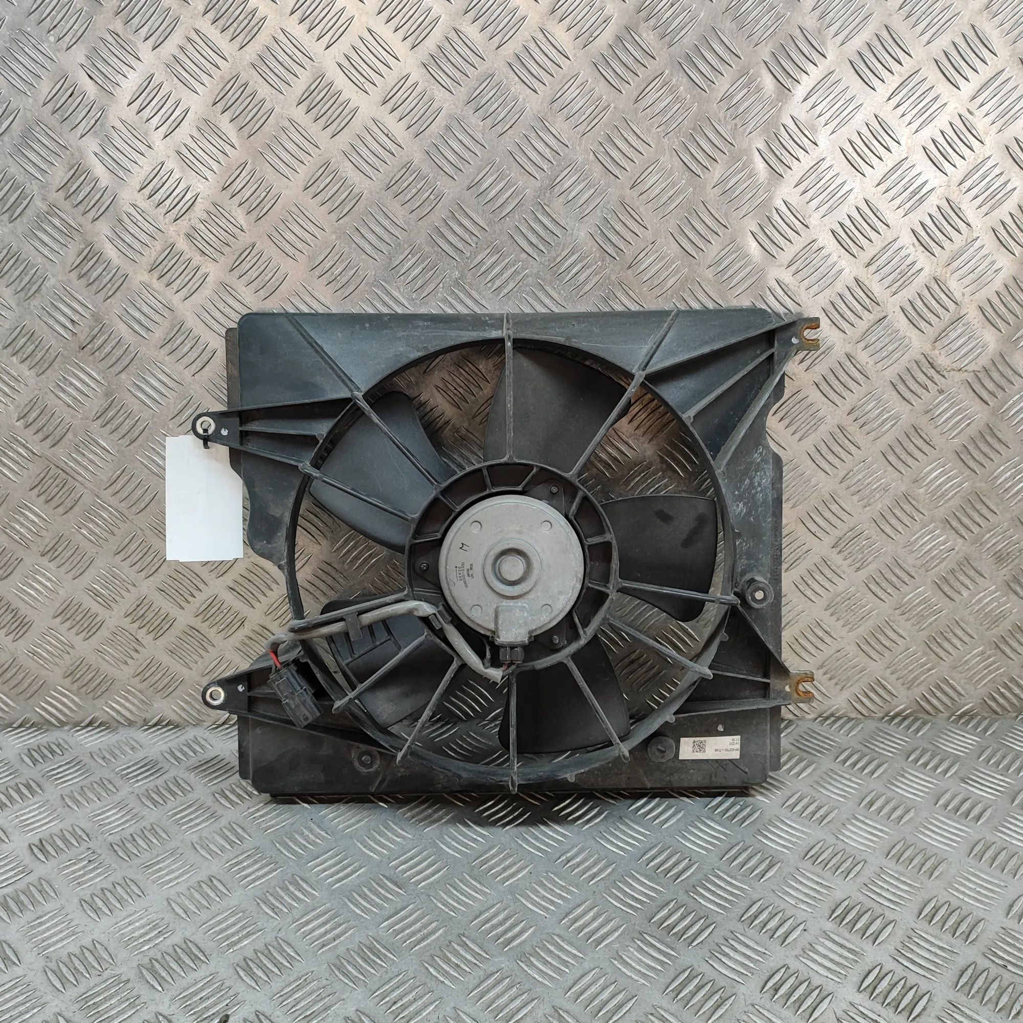 Honda CR-V Engine Cooling Fan Shroud Engine Cooling Fan Shroud — HONDA CR-V (IV RM_)...