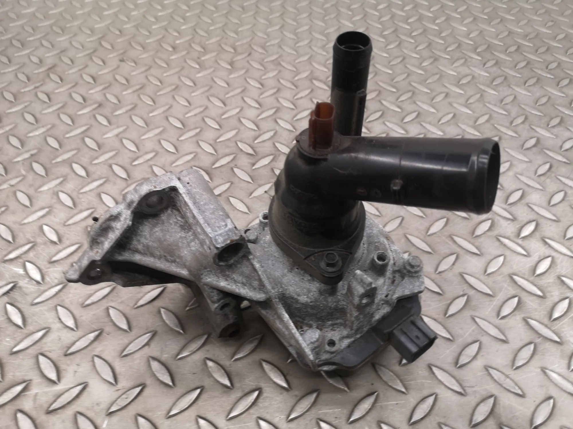 Lexus ES water pump Water pump — LEXUS ES (_Z10_, _A10_, _H10_) (20...
