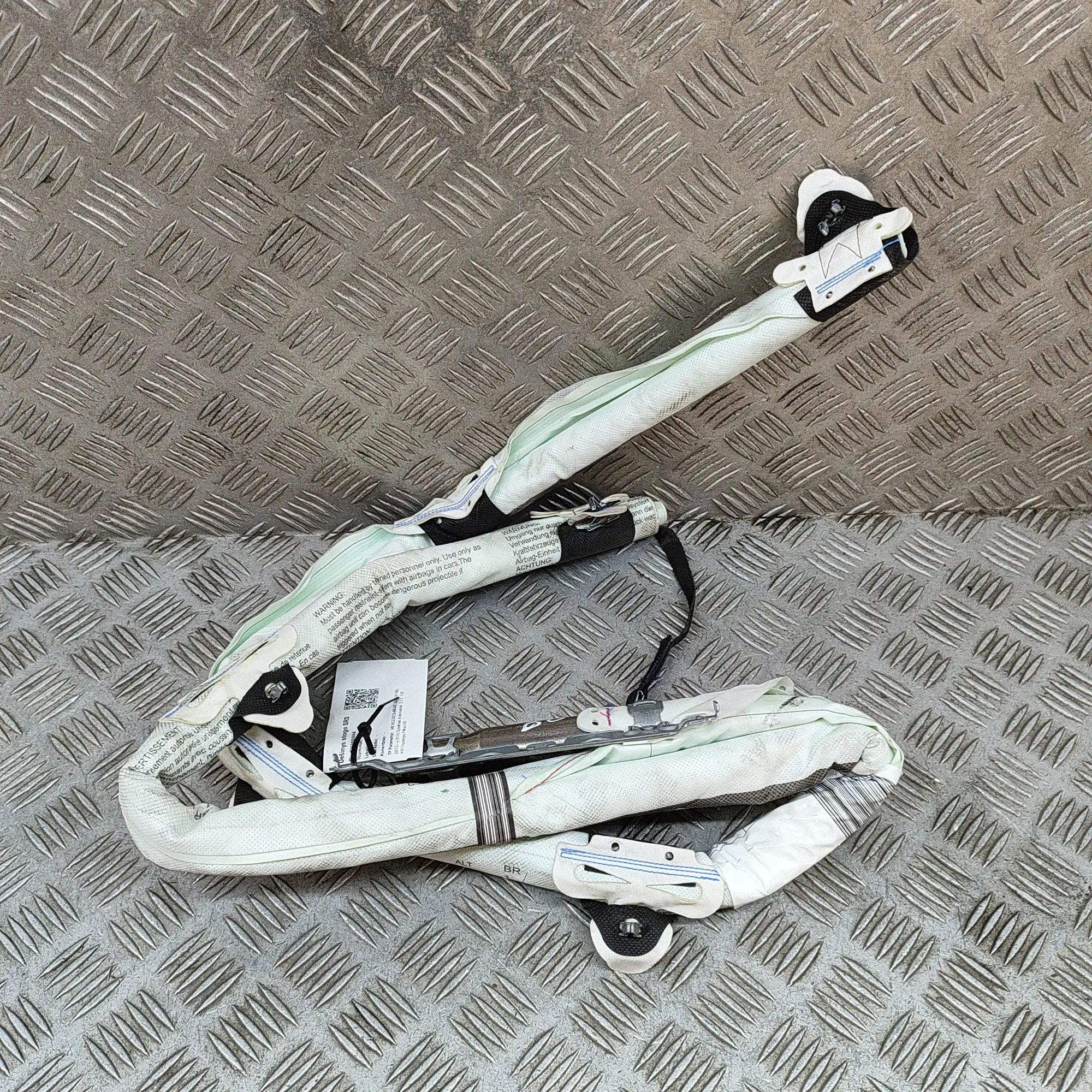Mercedes-Benz GLA (X156) Right Side Roof Safety Curtain SRS Right Side Roof Safety Curtain SRS — MERCEDES B...