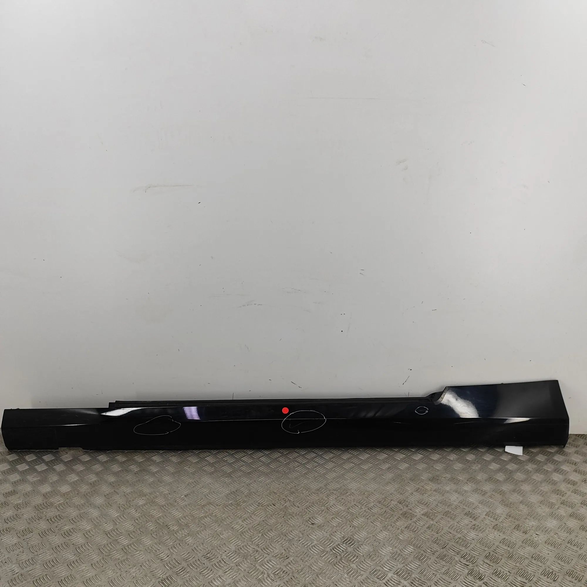 Chevrolet Camaro Left Side Plastic Sideskirt Cover Left Side Plastic Sideskirt Cover — CHEVROLET C...