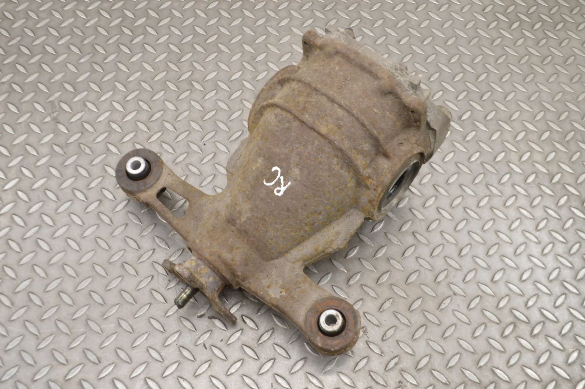 Lexus RC takatasauspyörästö Rear differential — LEXUS RC (_C1_) (2014-...) ...