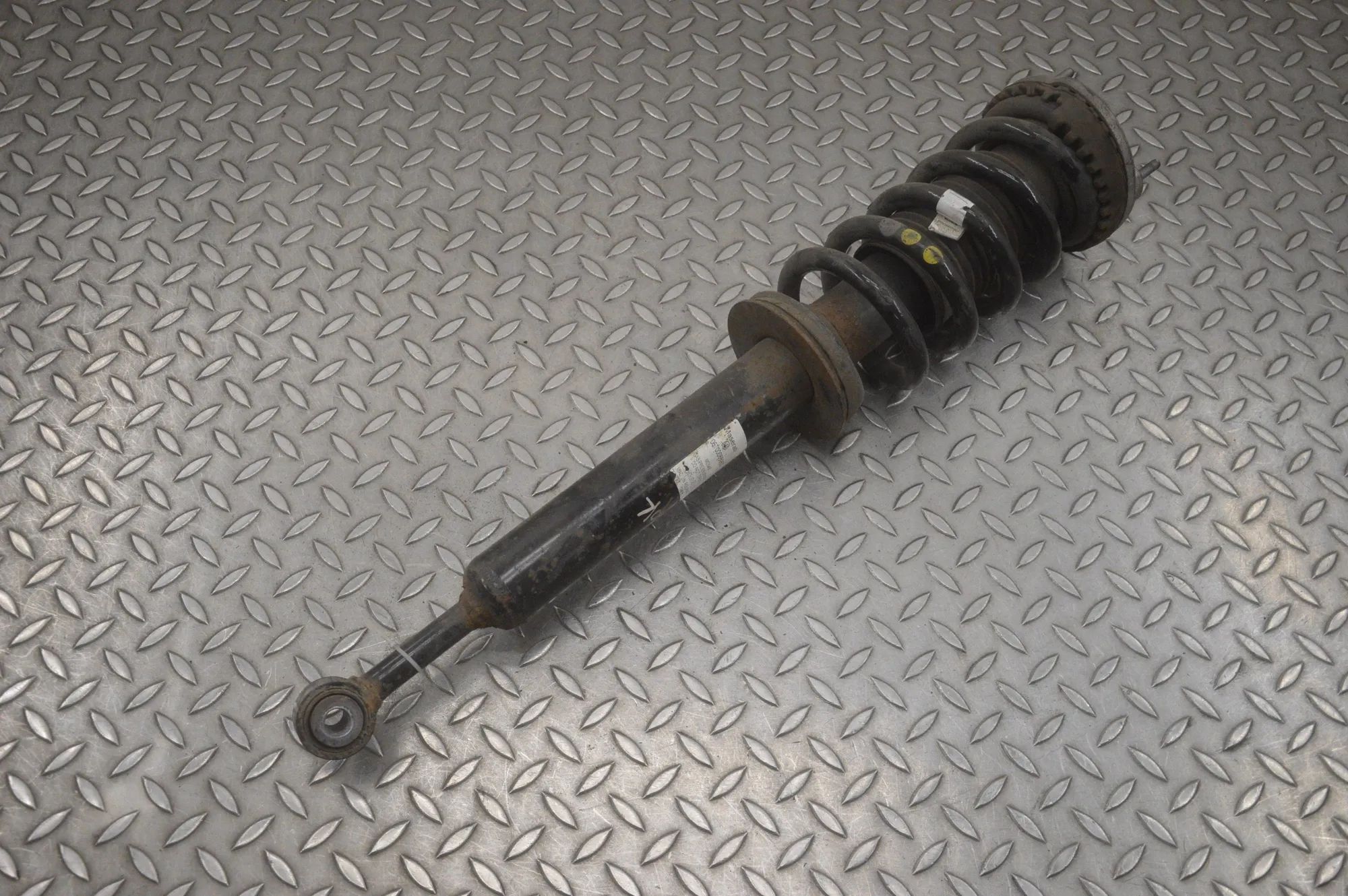Maserati Ghibli Shock absorber — front left