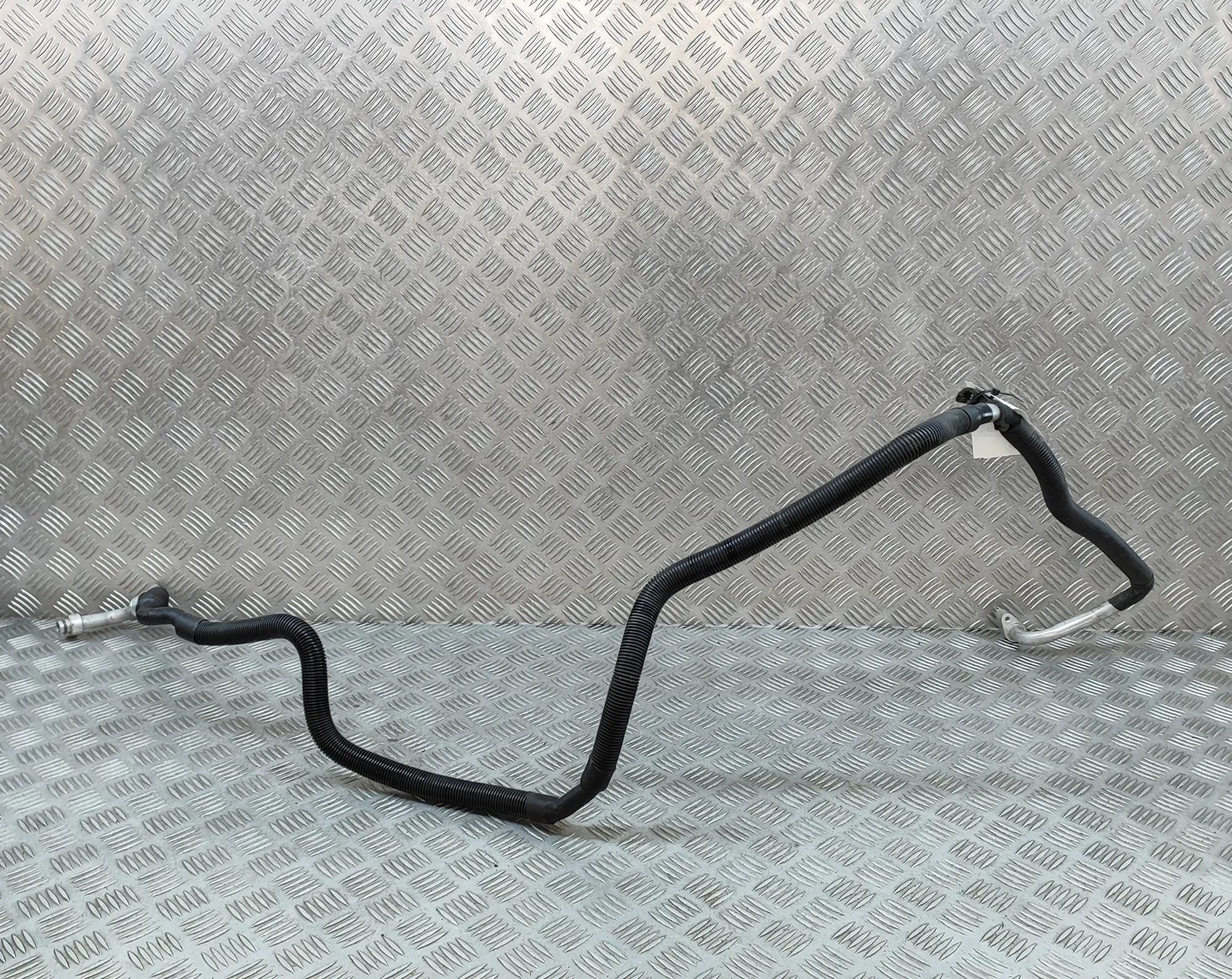 Volkswagen Transporter (T6, Caravelle, Multivan) A/C Air Con Hose Pipe A/C Air Con Hose Pipe — VW TRANSPORTER (VI T6 V...
