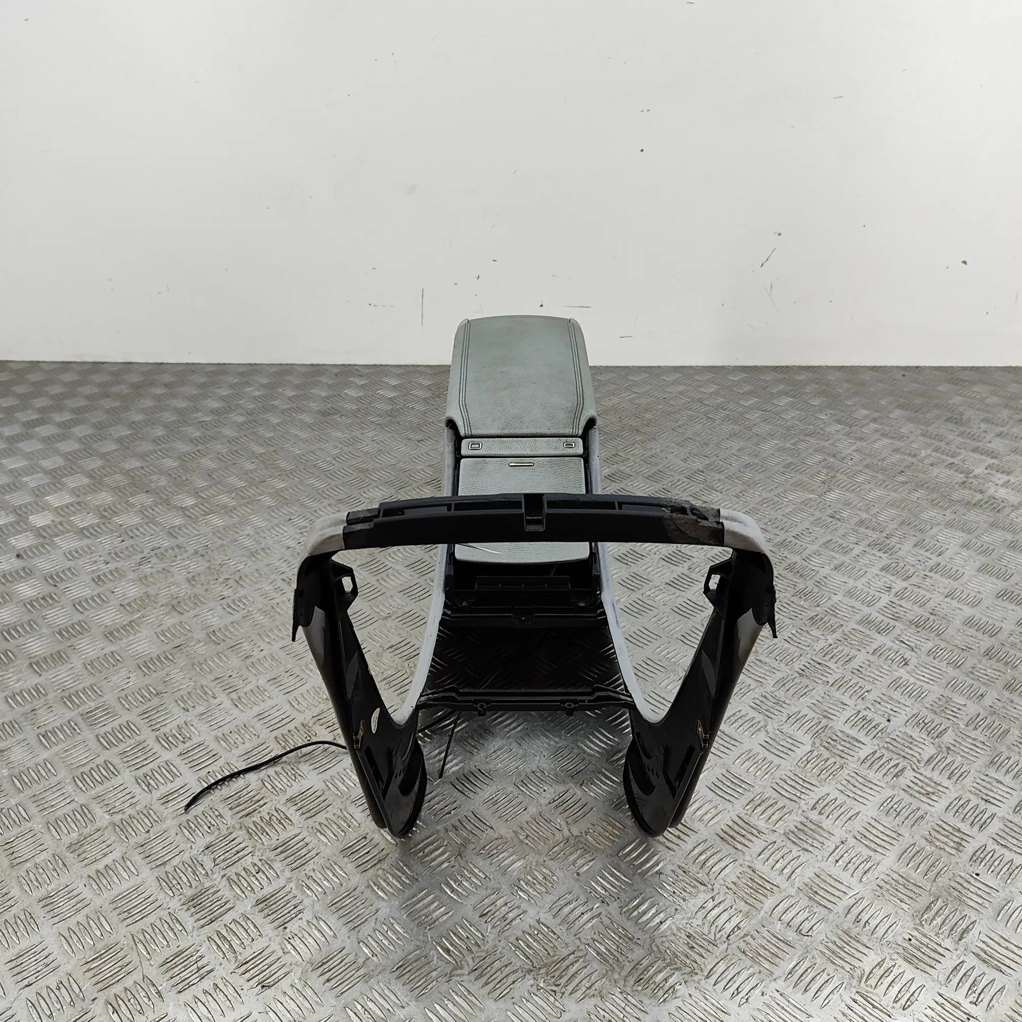 Mercedes-Benz A (W168) center console center Console — MERCEDES BENZ CL-CLASS (W215) ...