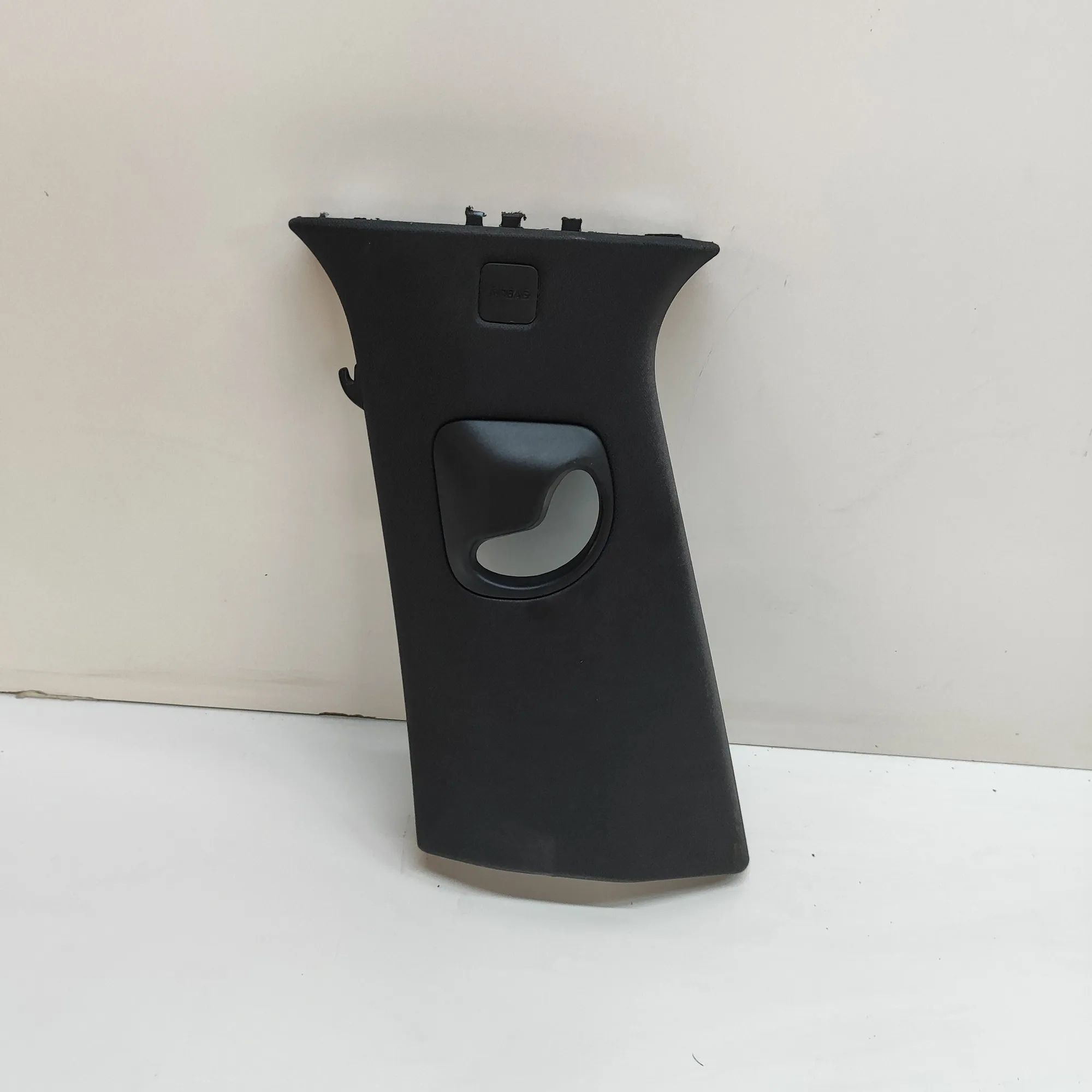 Land Rover Range Rover Sport (L461) B-pillar trim — left B-pillar trim — left — LAND ROVER RANGE ROVER S...