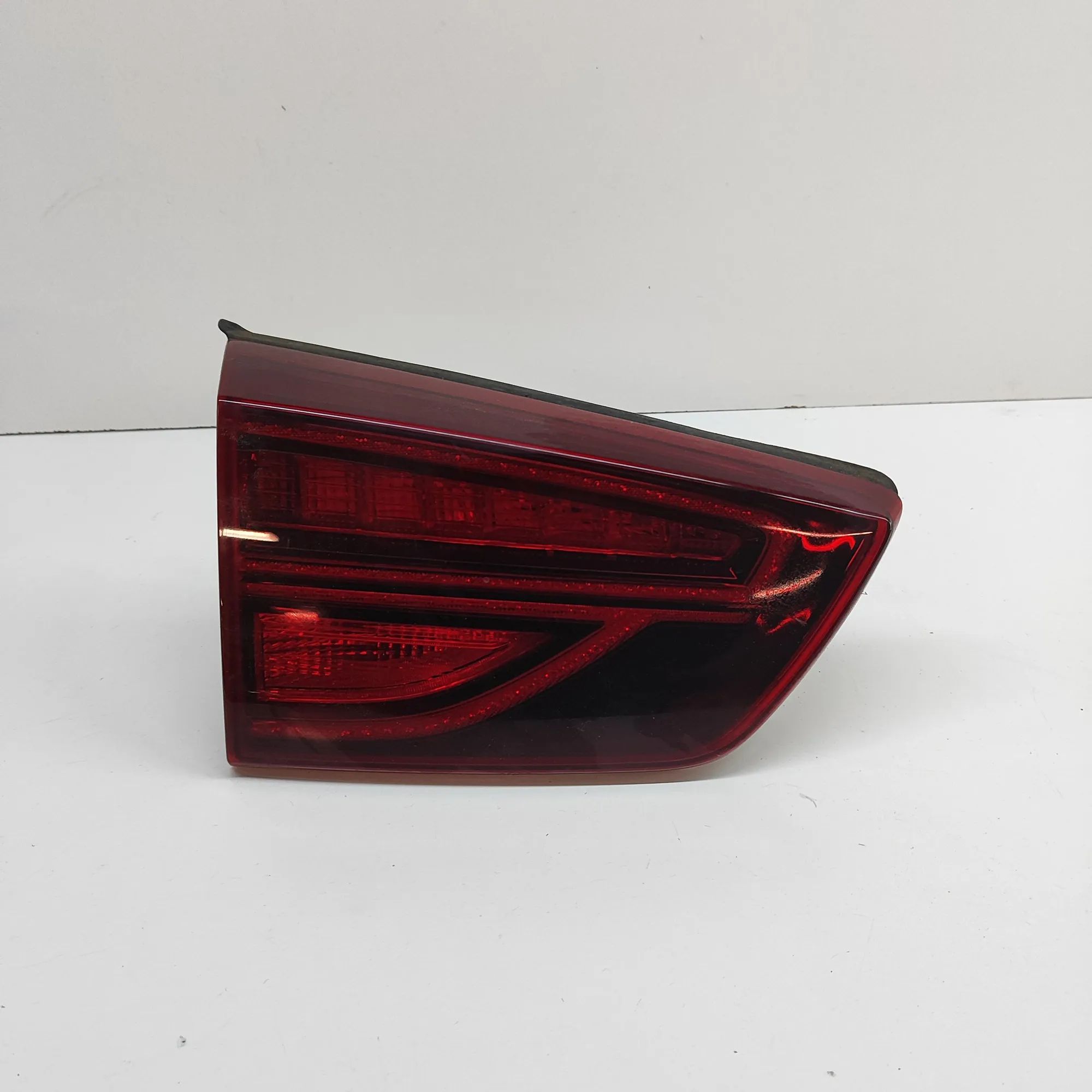 Kia Niro Left Side Tailgate Tail Light Left Side Tailgate Tail Light — KIA NIRO (2016-...
