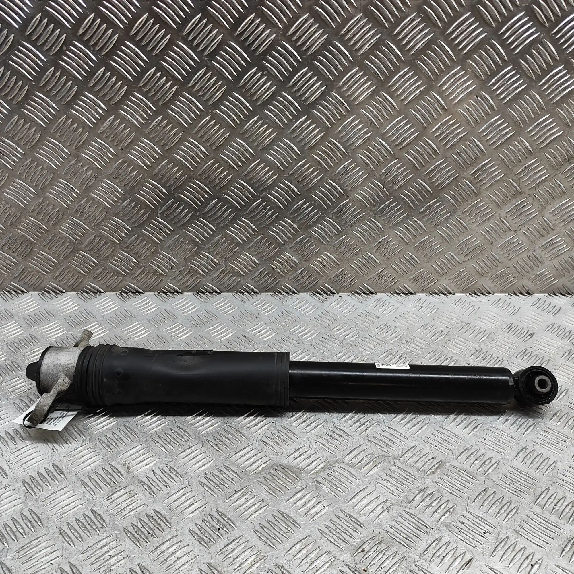 Hyundai Kona Shock absorber — rear left Shock absorber — rear left — HYUNDAI KONA (SX2)...
