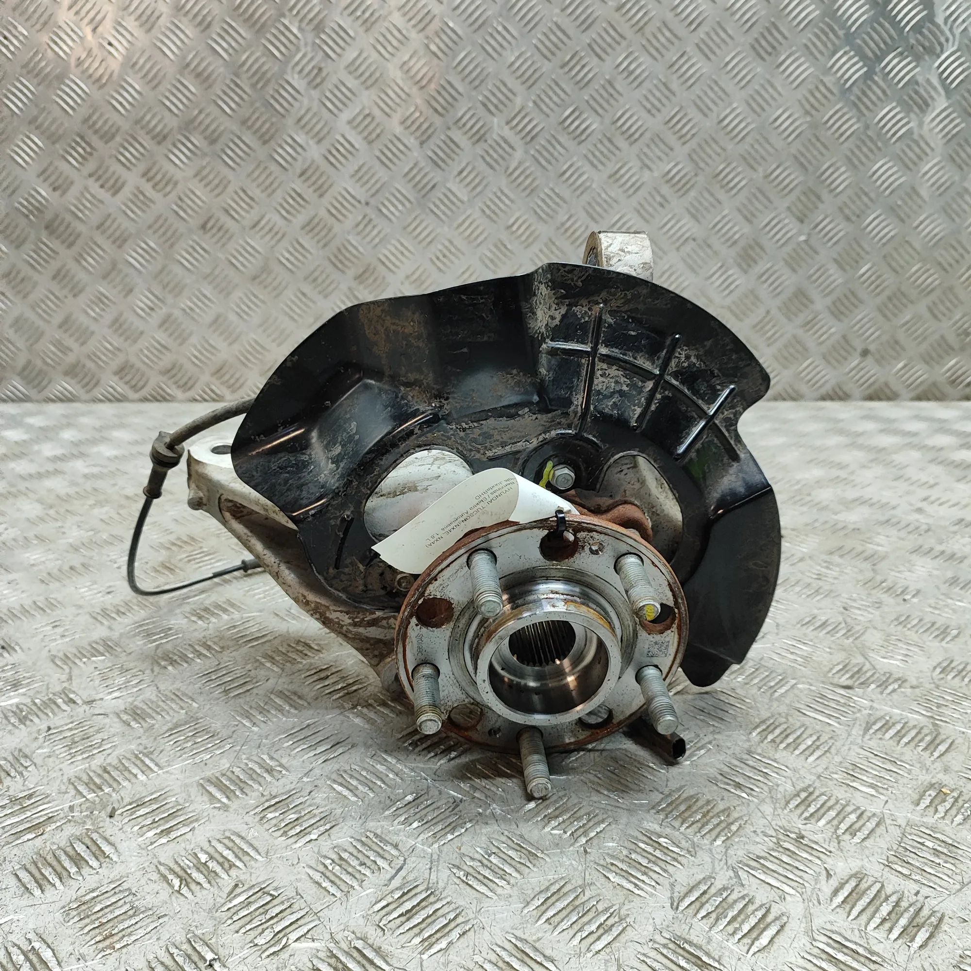 Hyundai Tucson Front Left Wheel Hub Front Left Wheel Hub — HYUNDAI TUCSON (NX4E, NX...