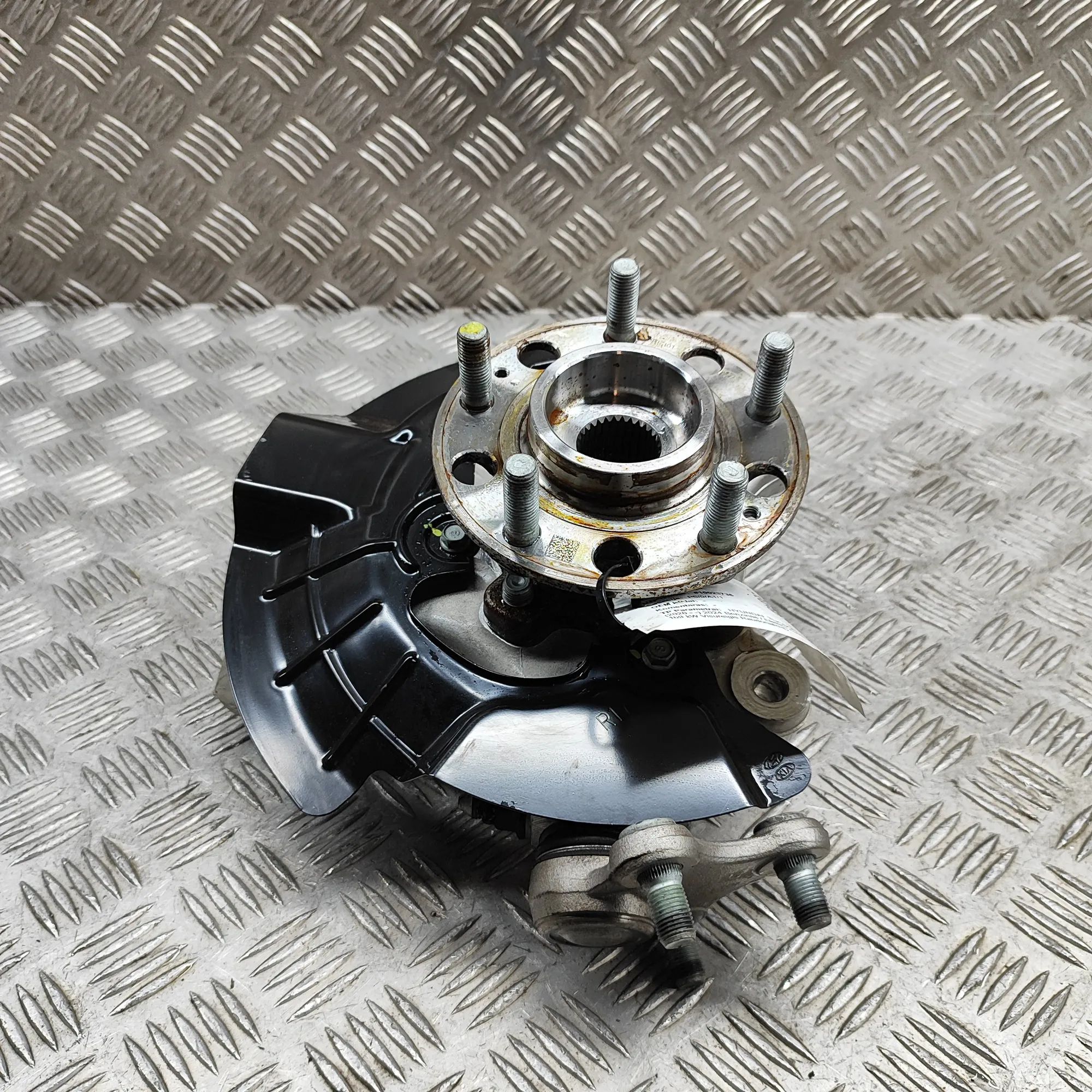 Hyundai Tucson Front Right Wheel Hub Front Right Wheel Hub — HYUNDAI TUCSON (NX4E, N...