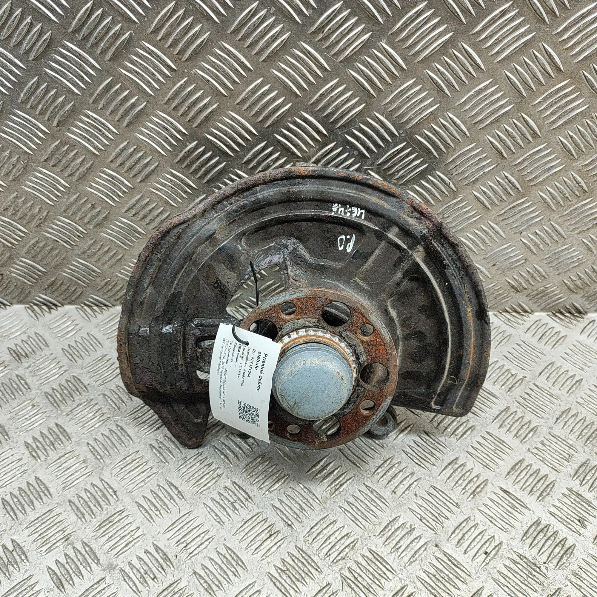 Mercedes-Benz A (W176) Front Right Wheel Hub Front Right Wheel Hub — MERCEDES BENZ A-CLASS (...