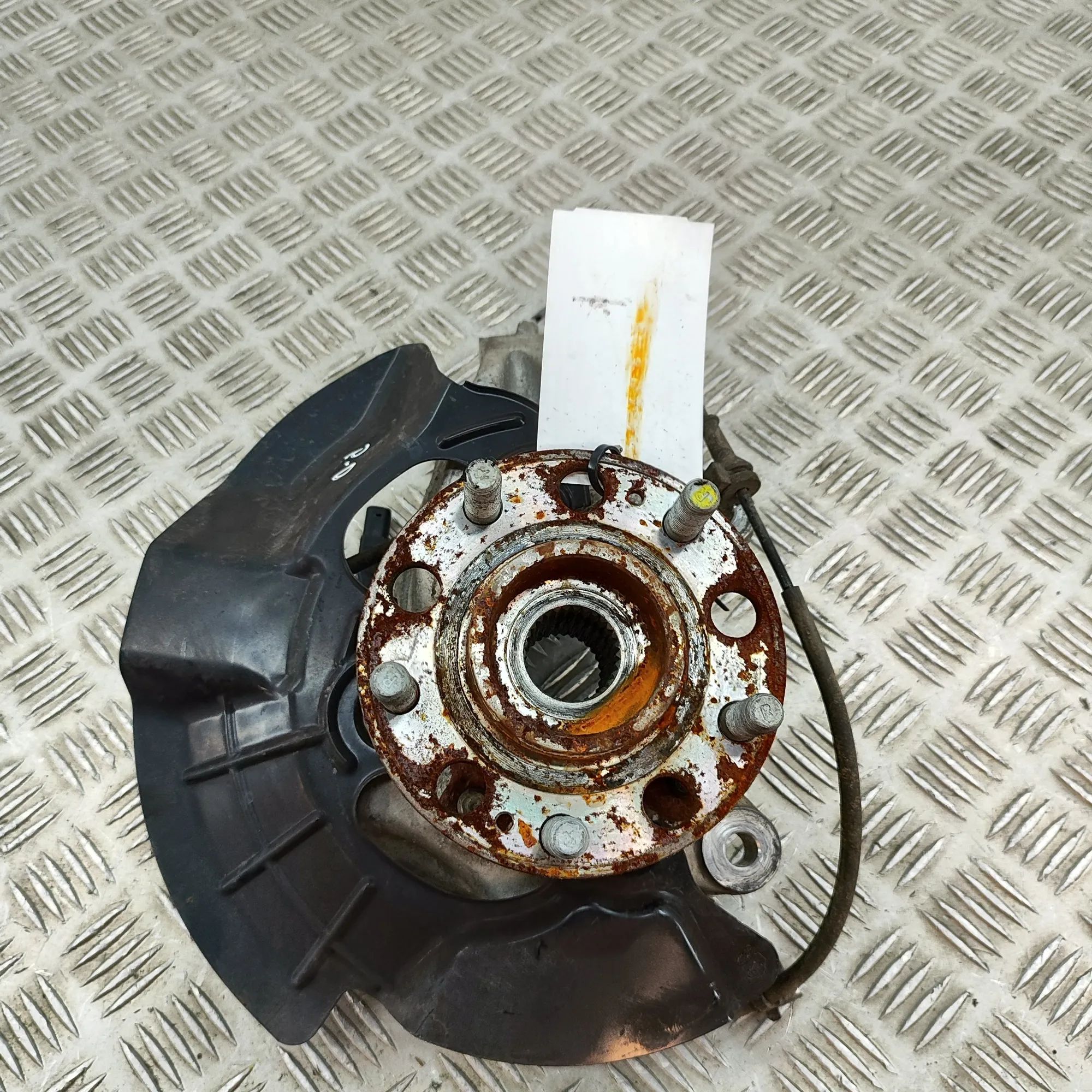 Kia Sportage Front Right Wheel Hub Front Right Wheel Hub — KIA SPORTAGE (V NQ5) (2...