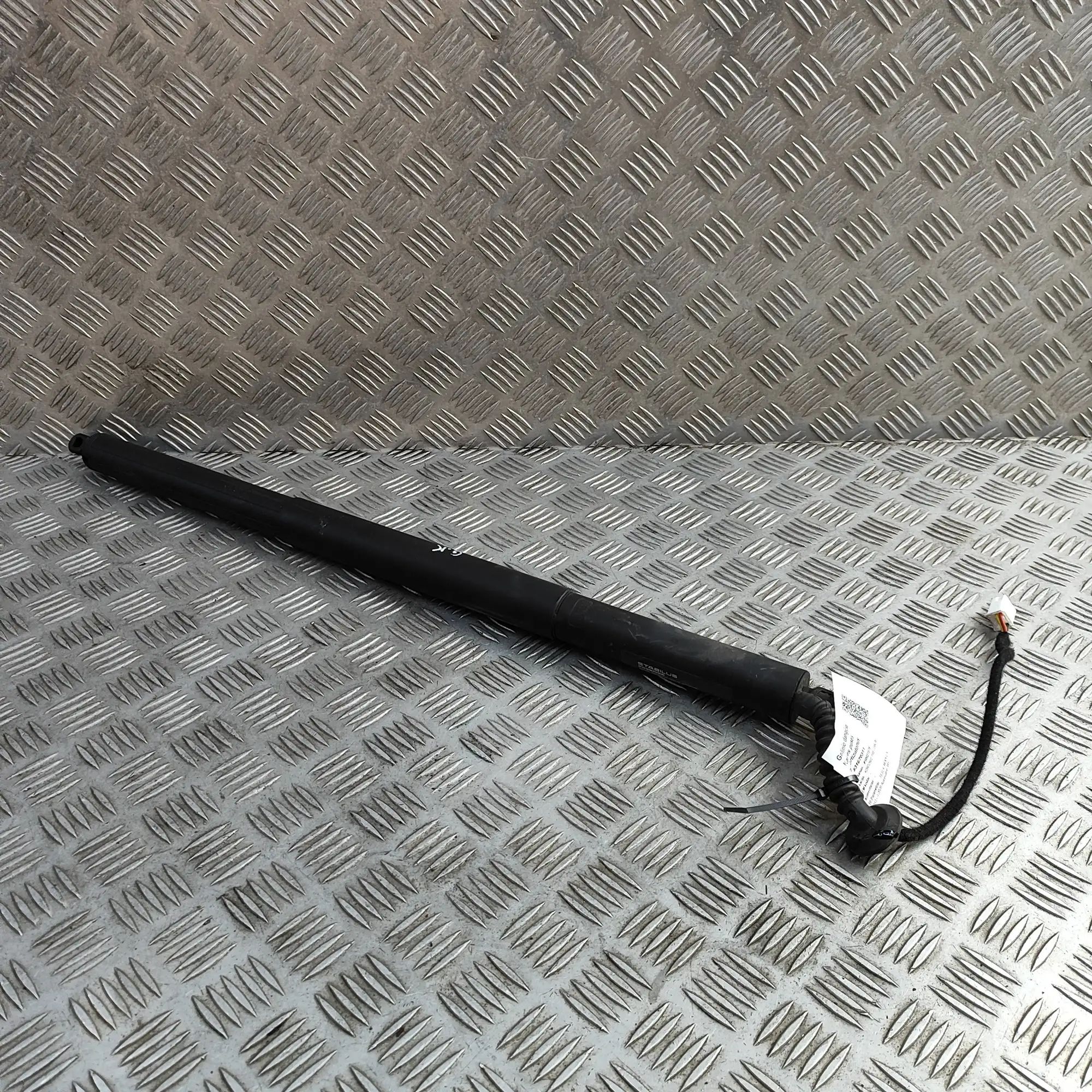 Tesla Model X Left Side Tailgate Gas Strut Left Side Tailgate Gas Strut — TESLA MODEL X (2...