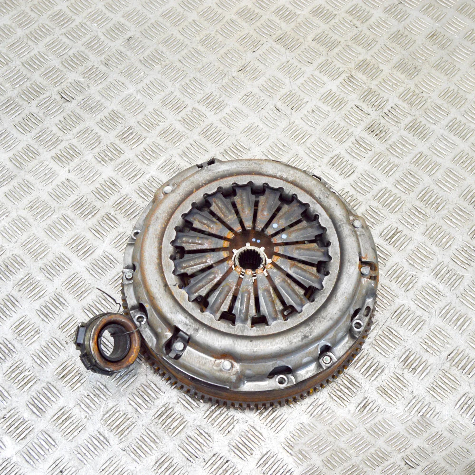 Toyota Hilux комплект сцепления Clutch kit — TOYOTA HILUX (VII Pick-up _N1_, _N...