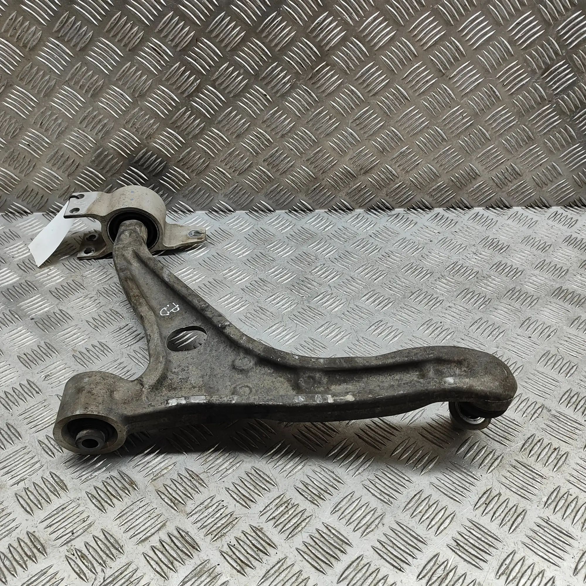 Mercedes-Benz A (W177) Front Right Lower Control Arm Front Right Lower Control Arm — MERCEDES BENZ A...