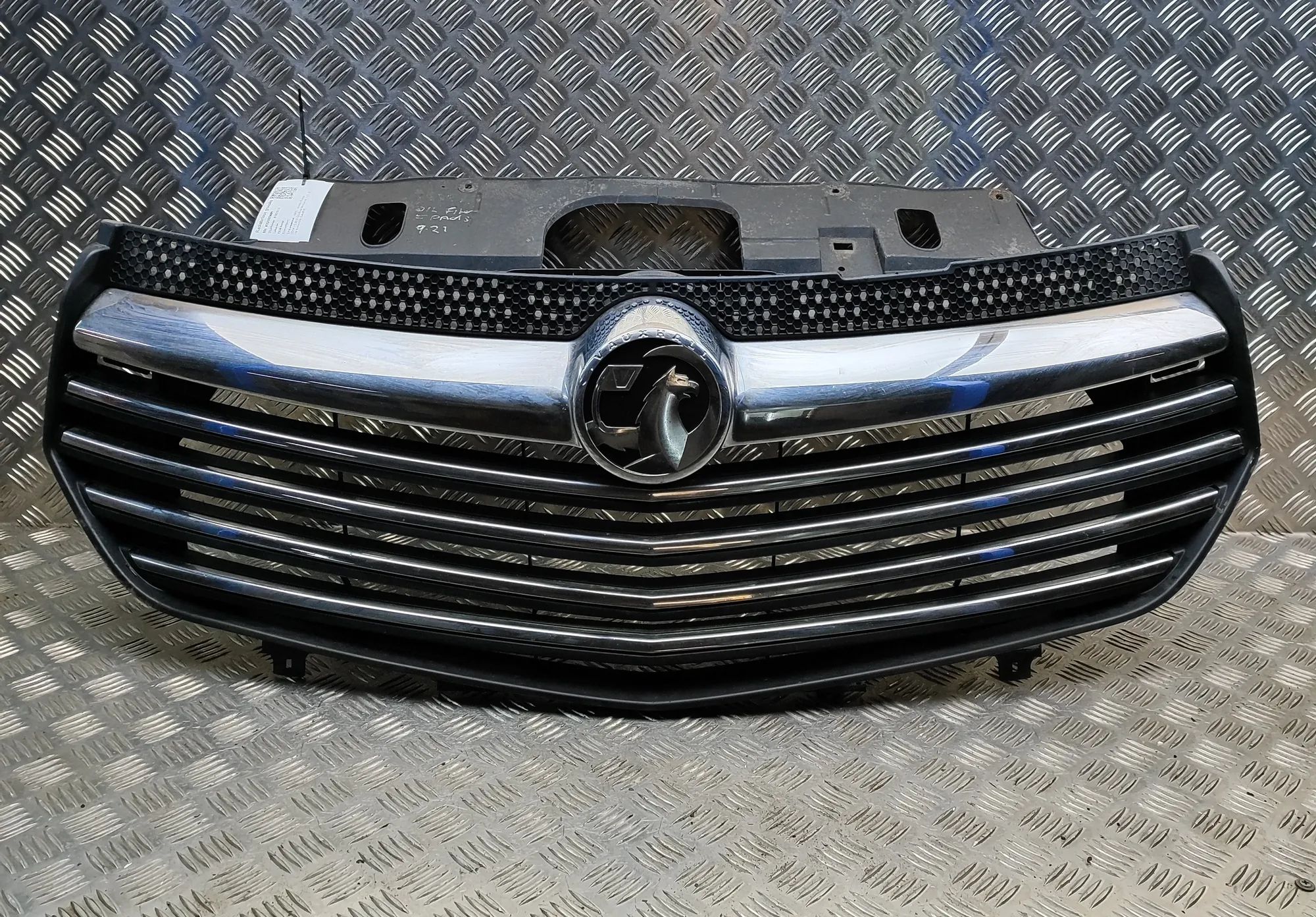 Opel Vivaro (B) Radiator Grille Radiator grille — OPEL VIVARO (Van) (2014-...) ...