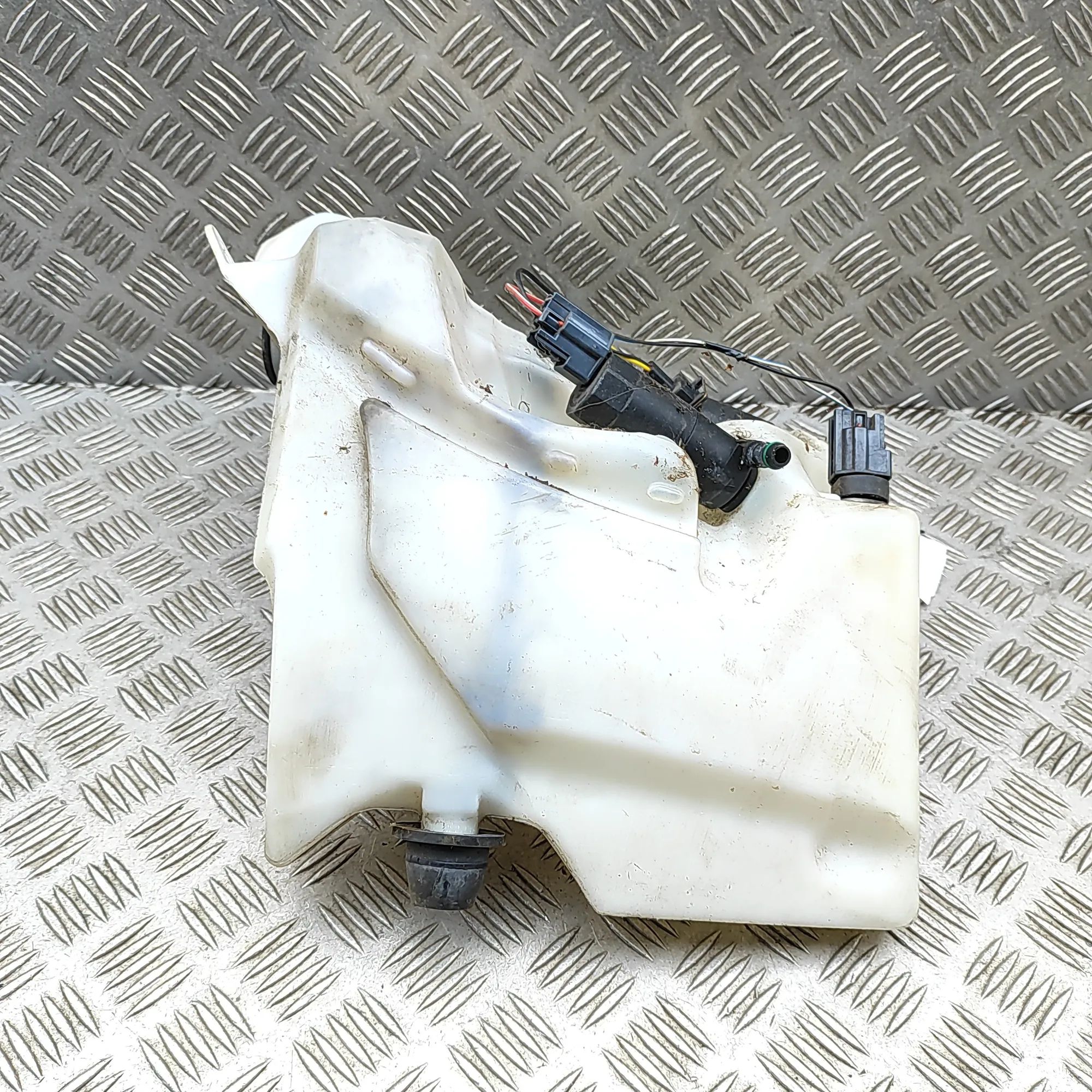 Jaguar XK Window Washer Tank