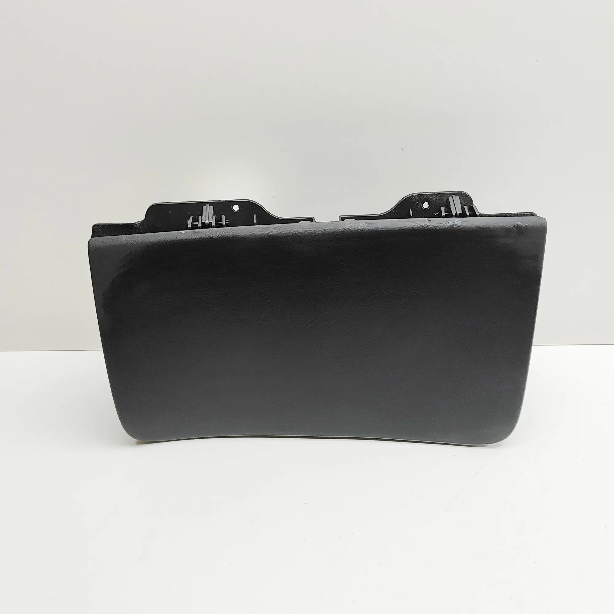 Cadillac Escalade Glove Compartment Glove compartment — CADILLAC ESCALADE (2014-......