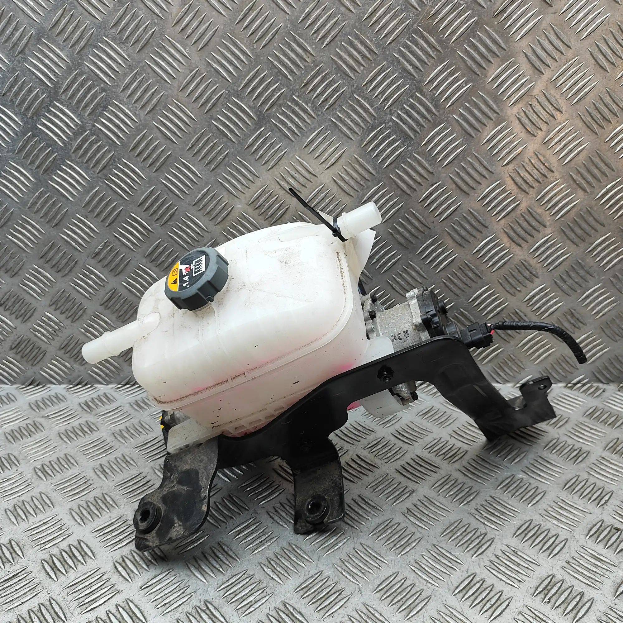 Kia Niro Expansion Tank Expansion tank — KIA NIRO (II) (2022-...) — 254...