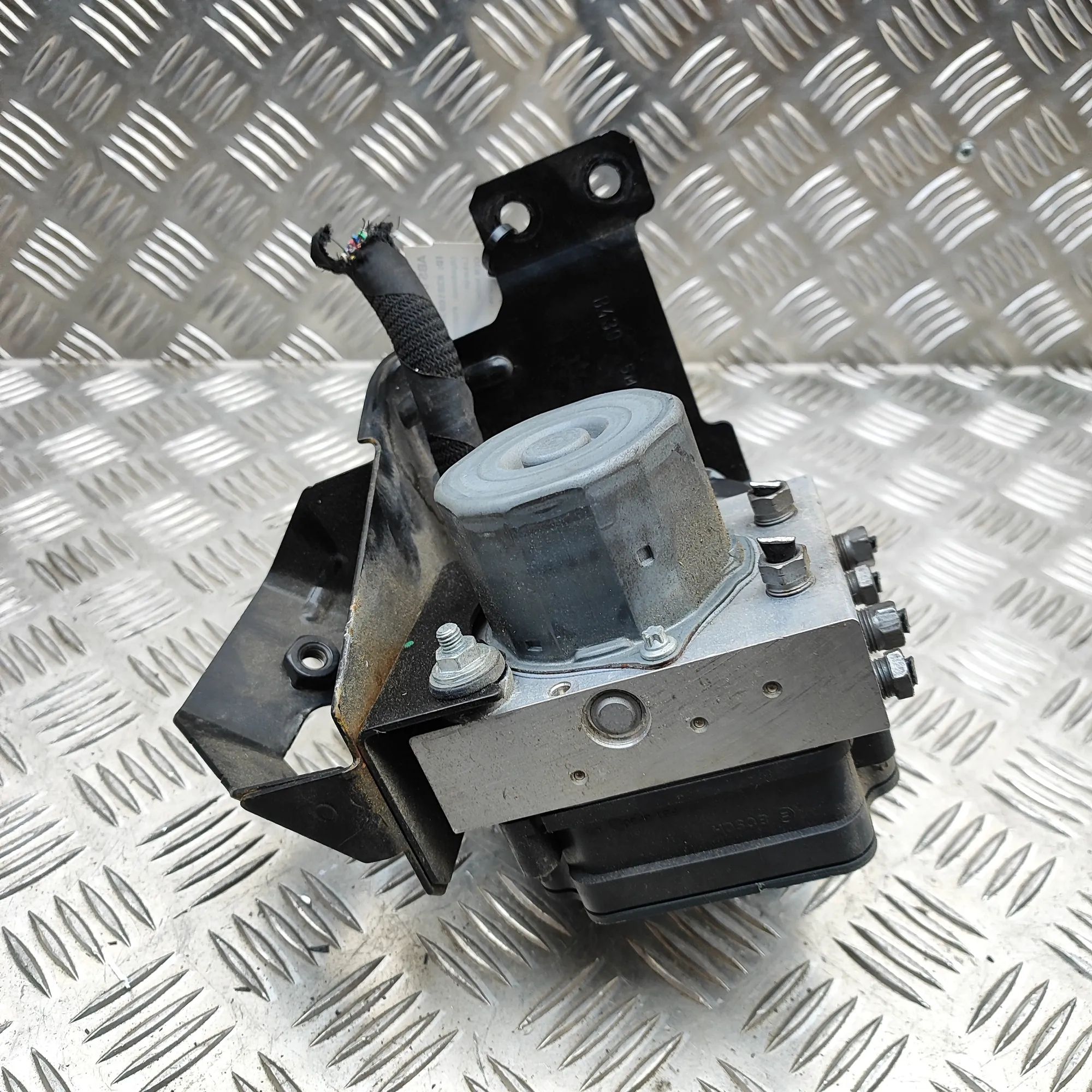 Maserati Ghibli ABS hydraulic pump ABS Pump — MASERATI GHIBLI (M157) (2013-...) — ...