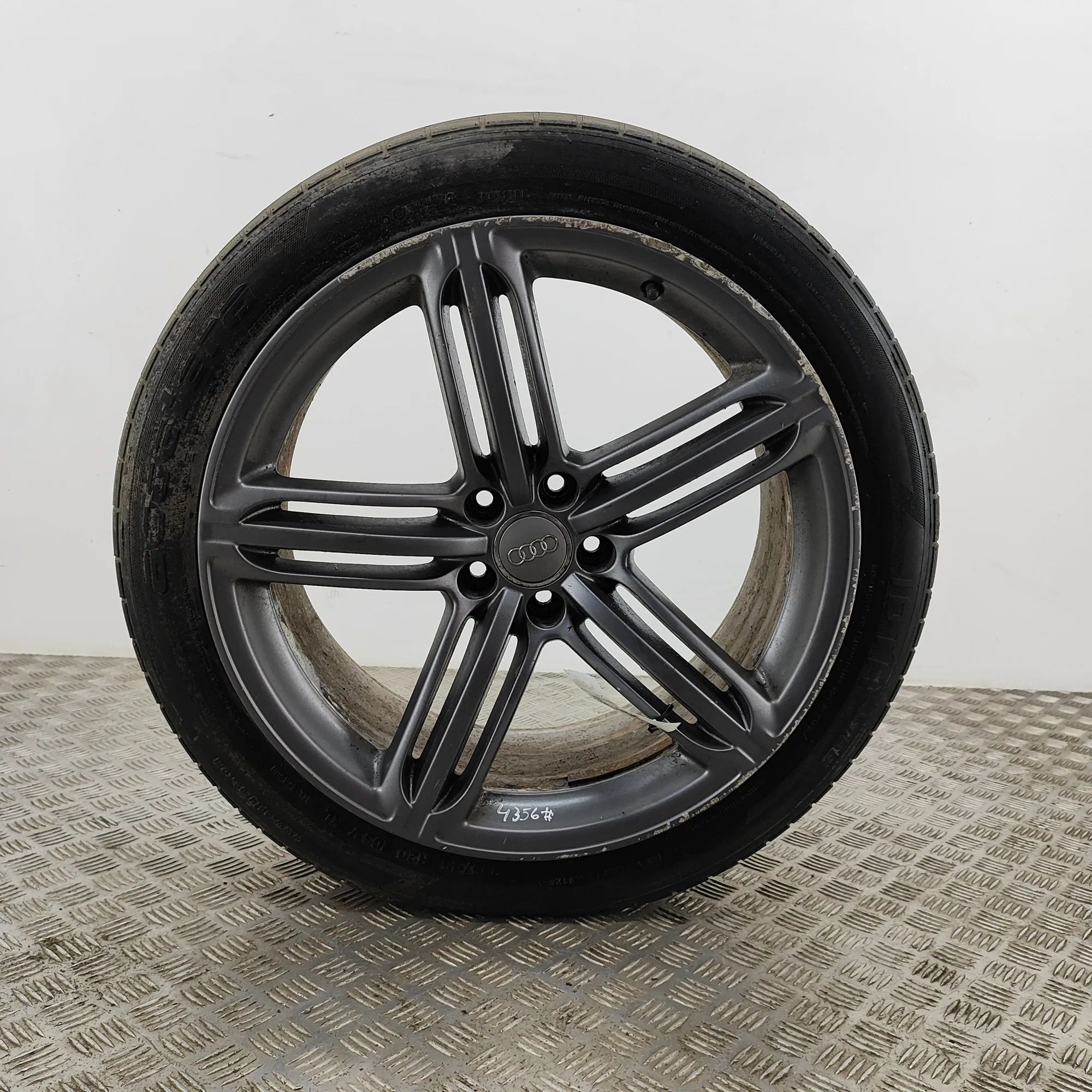 Audi Q5 (8R) Alloy Wheel Alloy wheel — AUDI Q5 (8R) (2008-2017) — 8R0601...