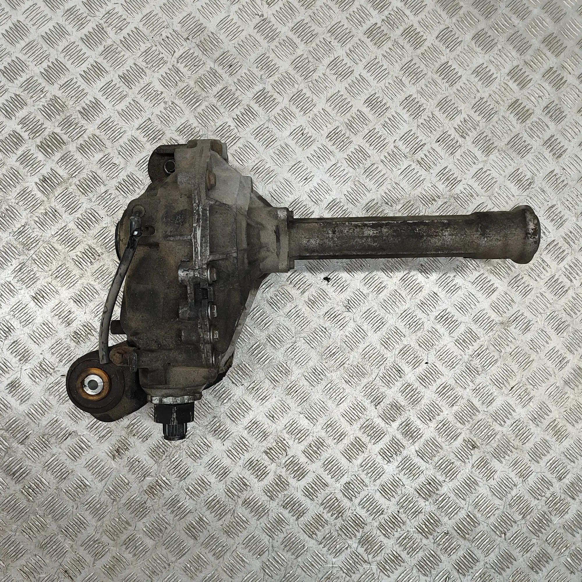 Land Rover Range Rover Sport (L494) front differential Front differential — LAND ROVER RANGE ROVER SPO...