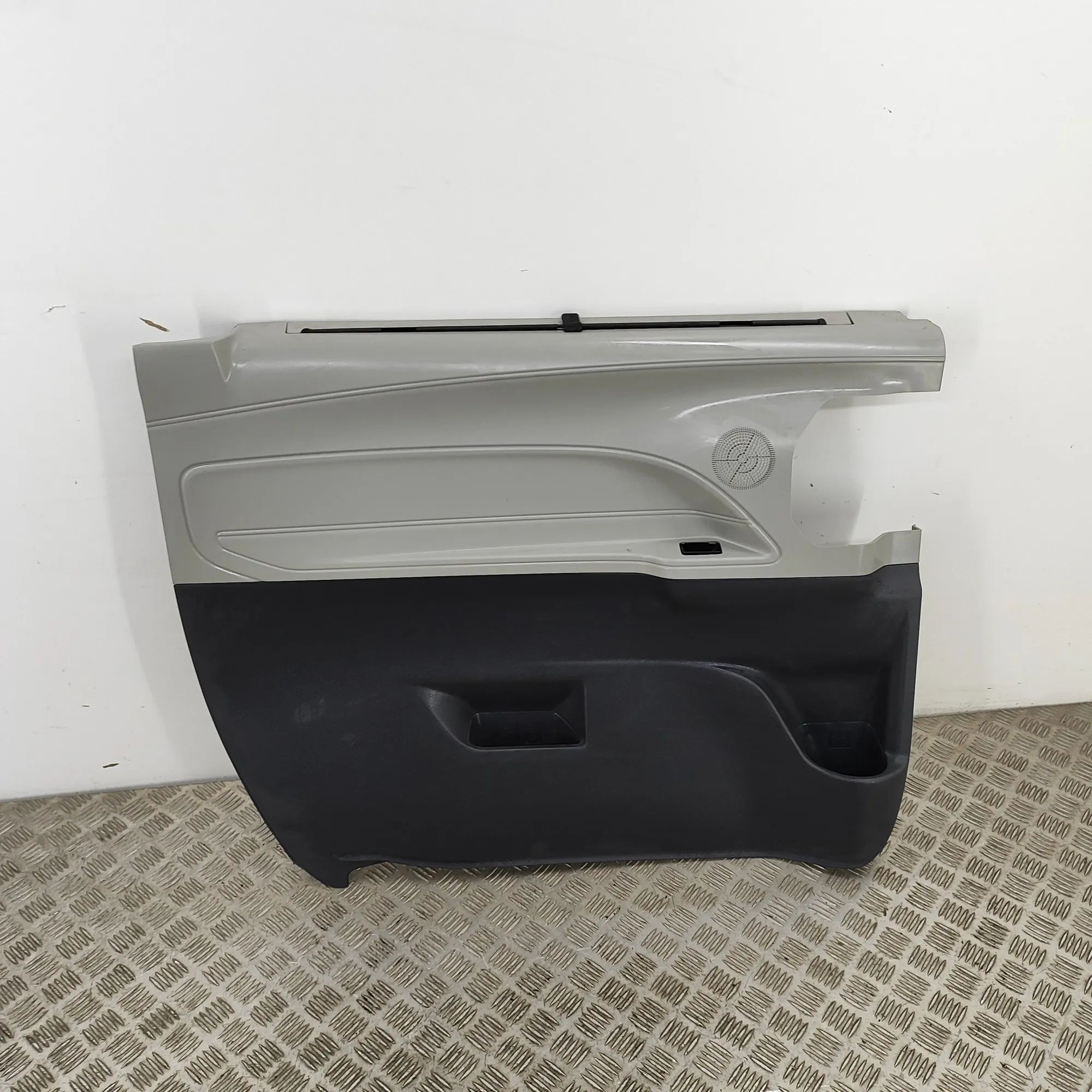 Toyota Sienna Rear Left Door Panel Rear Left Door Panel — TOYOTA SIENNA (_L4_) (20...