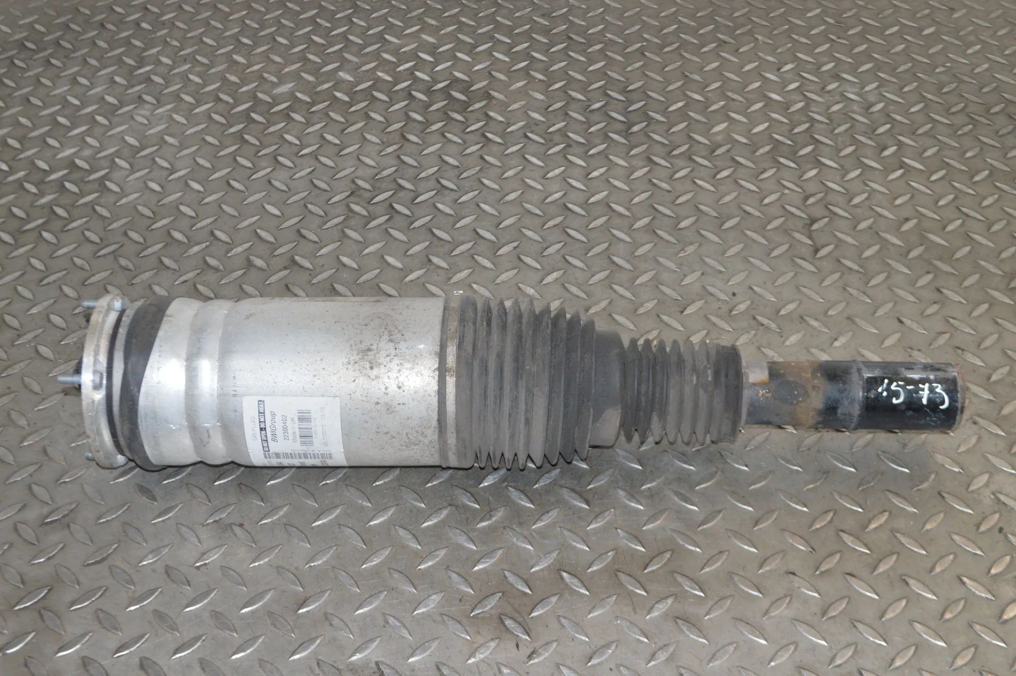 Land Rover Range Rover Sport (L494) Front Right Air Shock Absorber Front Right Air Shock Absorber — LAND ROVER RAN...