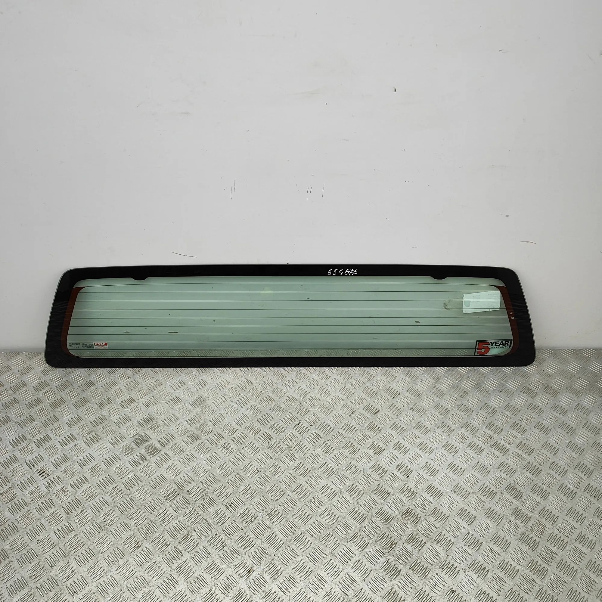 Isuzu D-Max Rear Window glass Rear window glass — ISUZU D-MAX (II TFR, TFS) (...