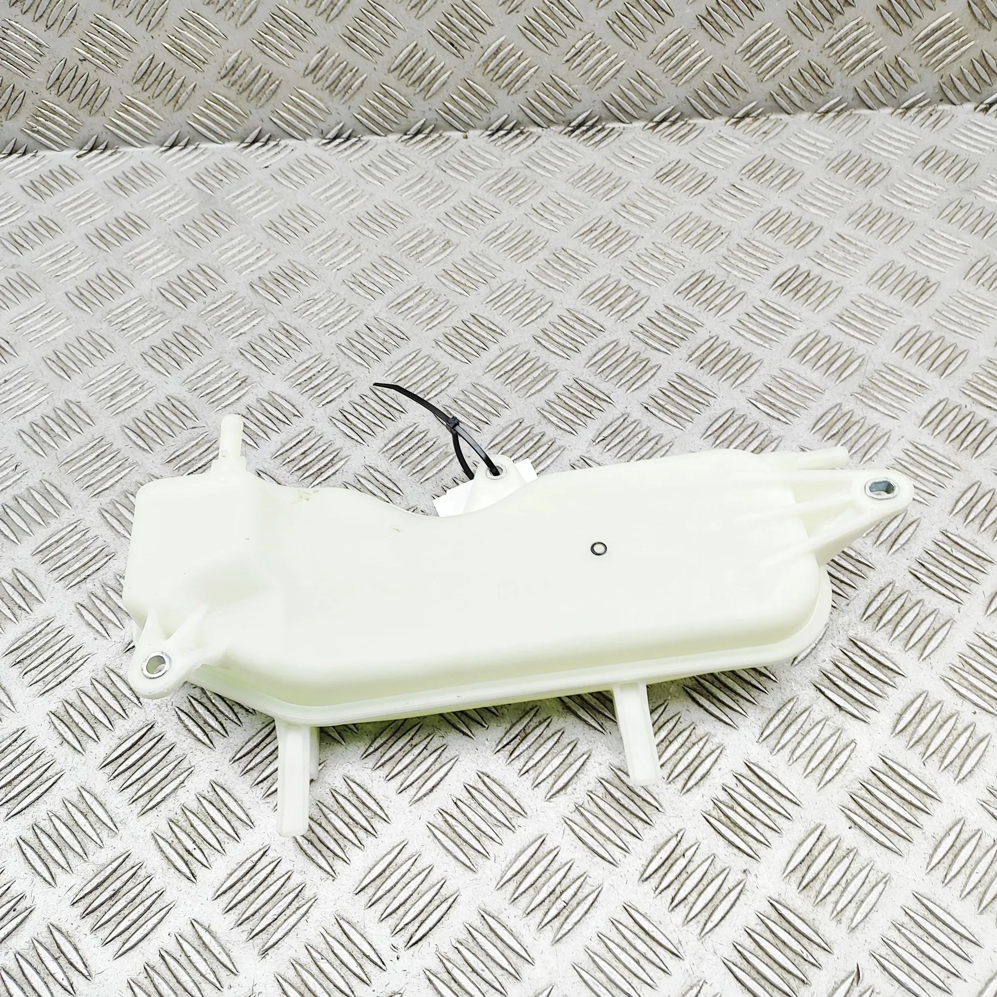 Mazda CX-80 Expansion Tank Expansion tank — MAZDA CX-80 (KL) (2024-...) — ...