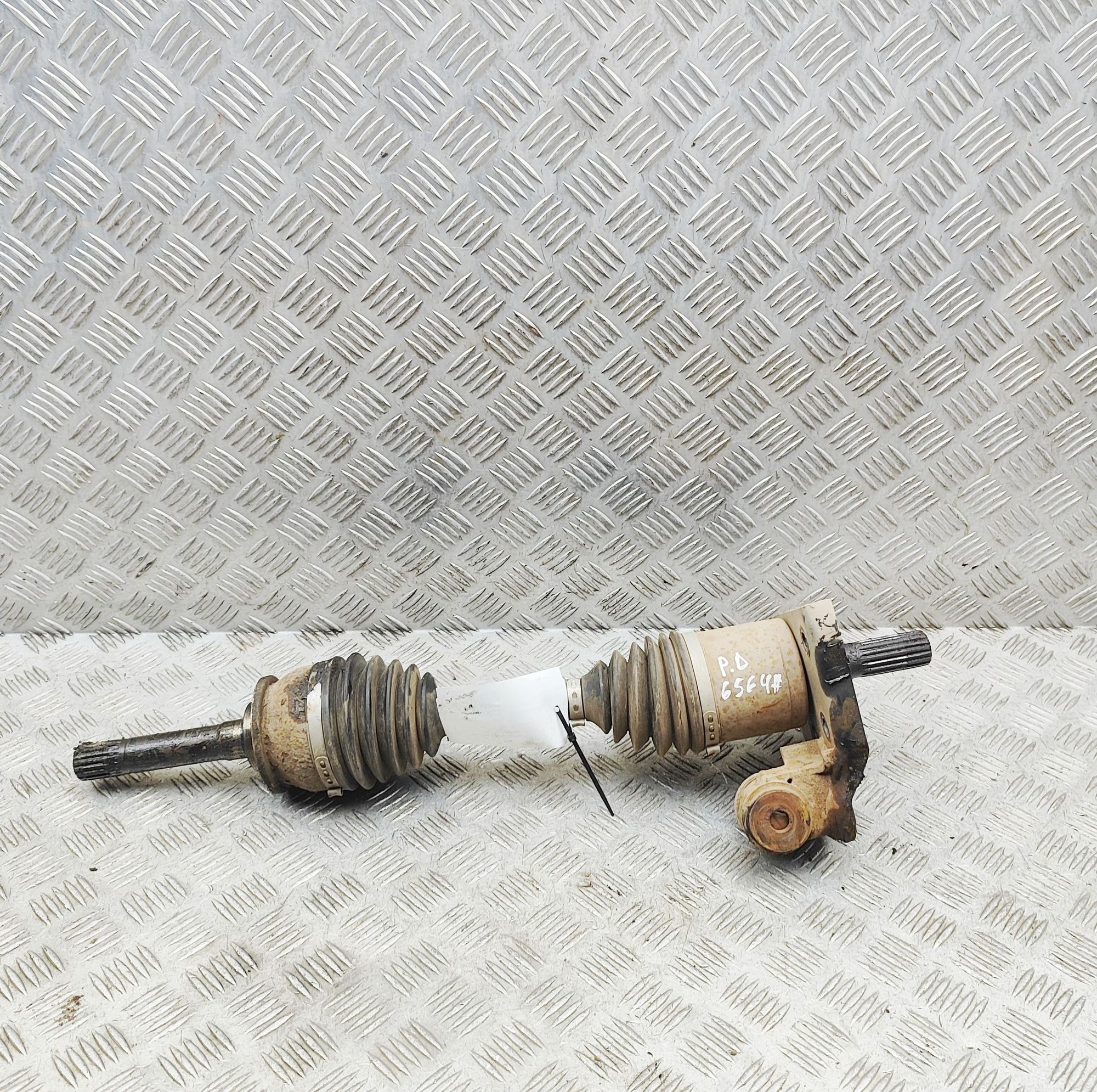 Isuzu D-Max Front Right Driveshaft Front Right Driveshaft — ISUZU D-MAX (II TFR, T...
