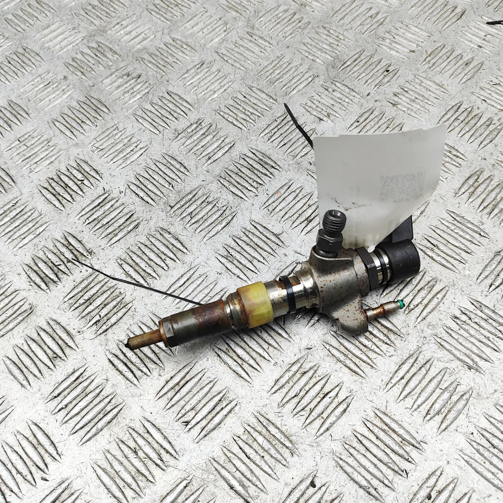 Volvo V40 Fuel Injector Fuel injector — VOLVO V40 (Cross Country 526) (...