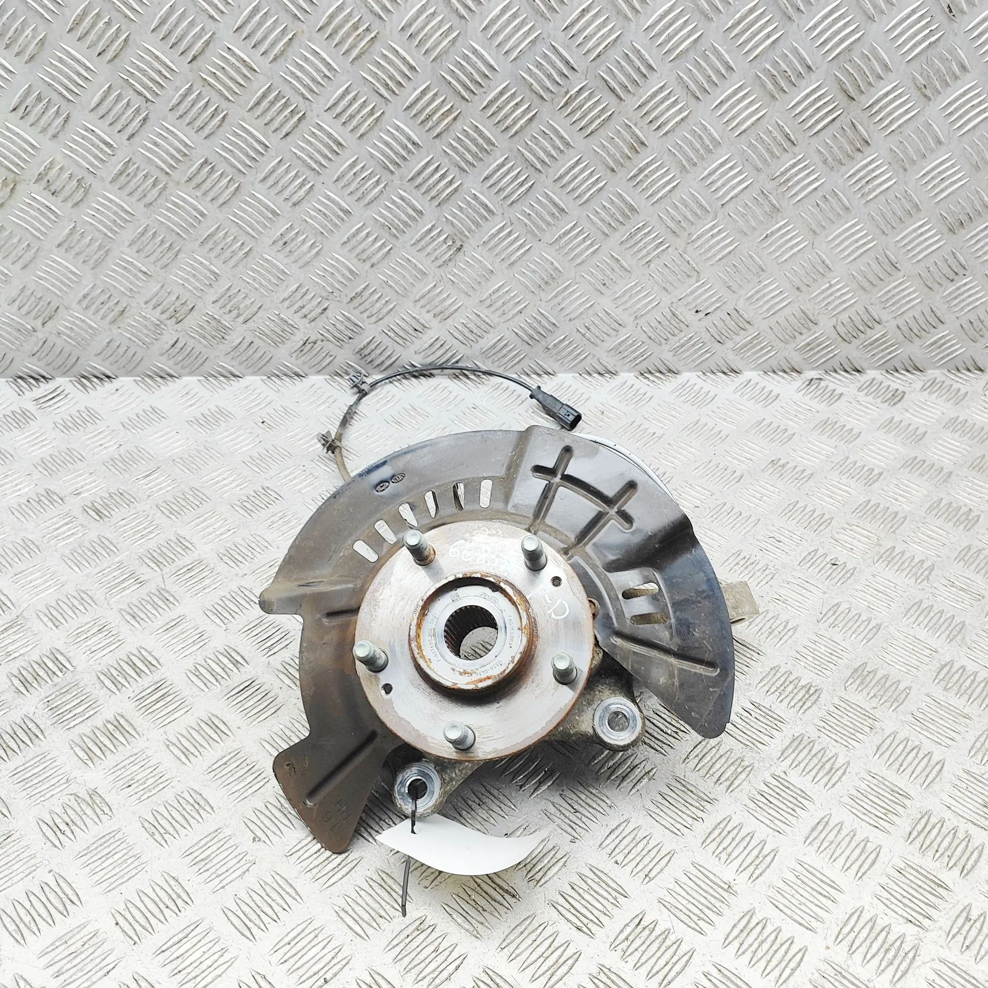 Hyundai Kona Front Right Wheel Hub Front Right Wheel Hub — HYUNDAI KONA (2017-...)...