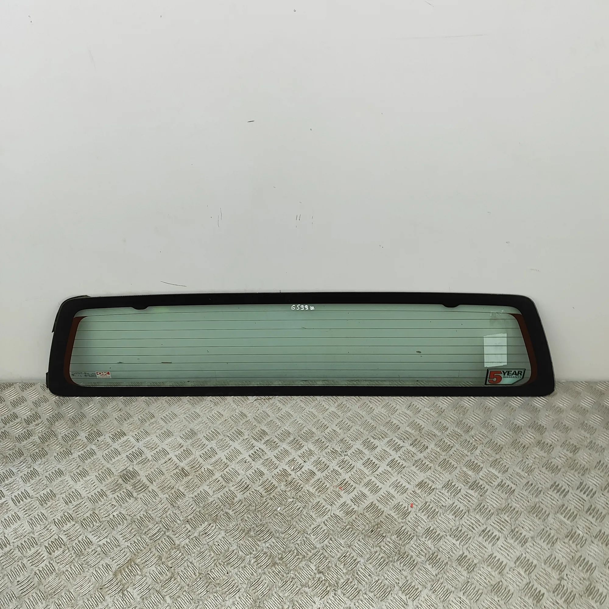 Isuzu D-Max Rear Window glass Rear window glass — ISUZU D-MAX (II TFR, TFS) (...