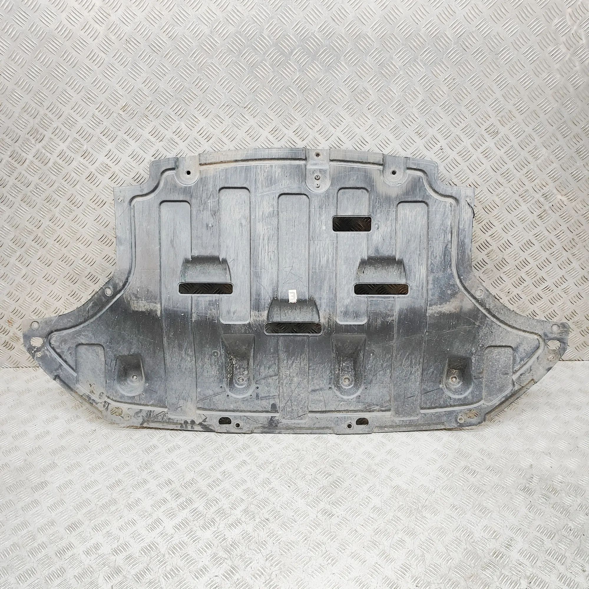 Hyundai Kona Centre underbody shield Centre underbody shield — HYUNDAI KONA (2017-.....