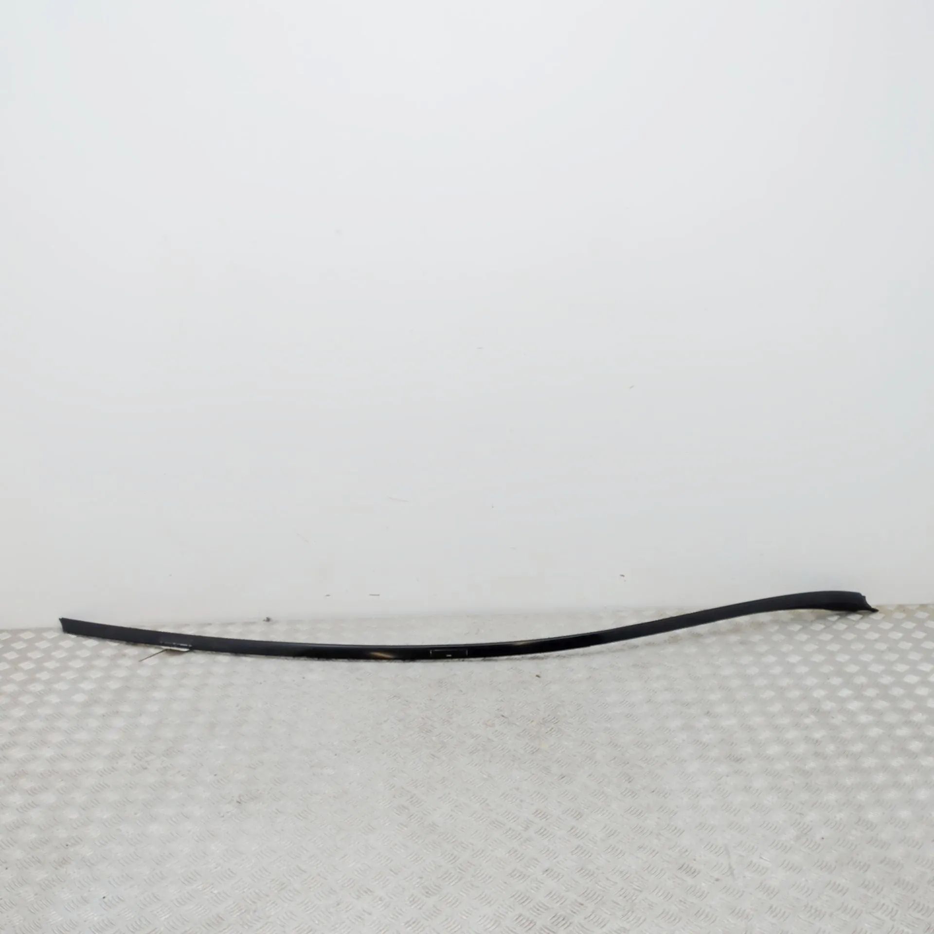 Mercedes-Benz CLA (C117) Left Side Roof Strip Trim