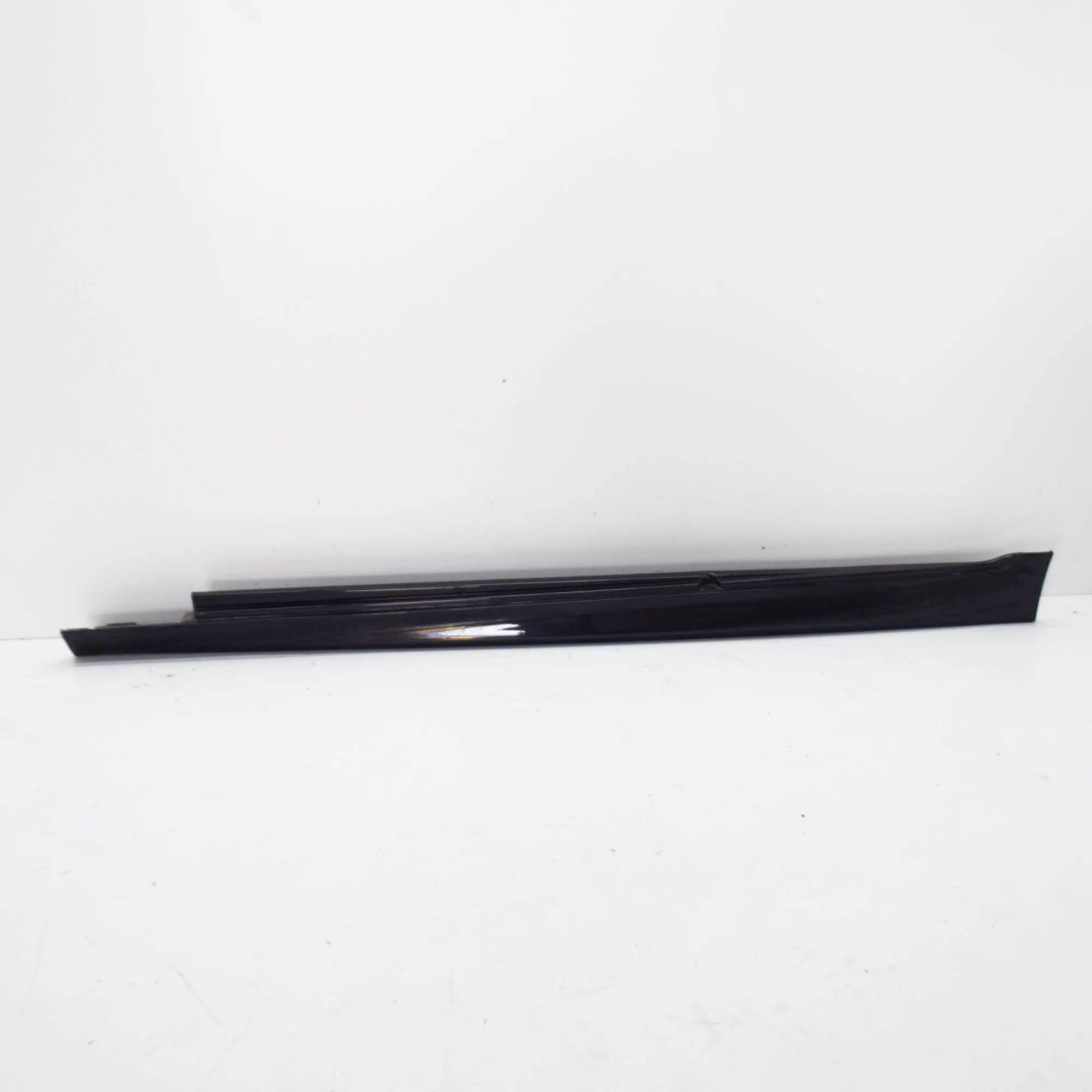 BMW 5 (F10 / F11) Left Side Plastic Sideskirt Cover Left Side Plastic Sideskirt Cover — BMW 5 SERIE...