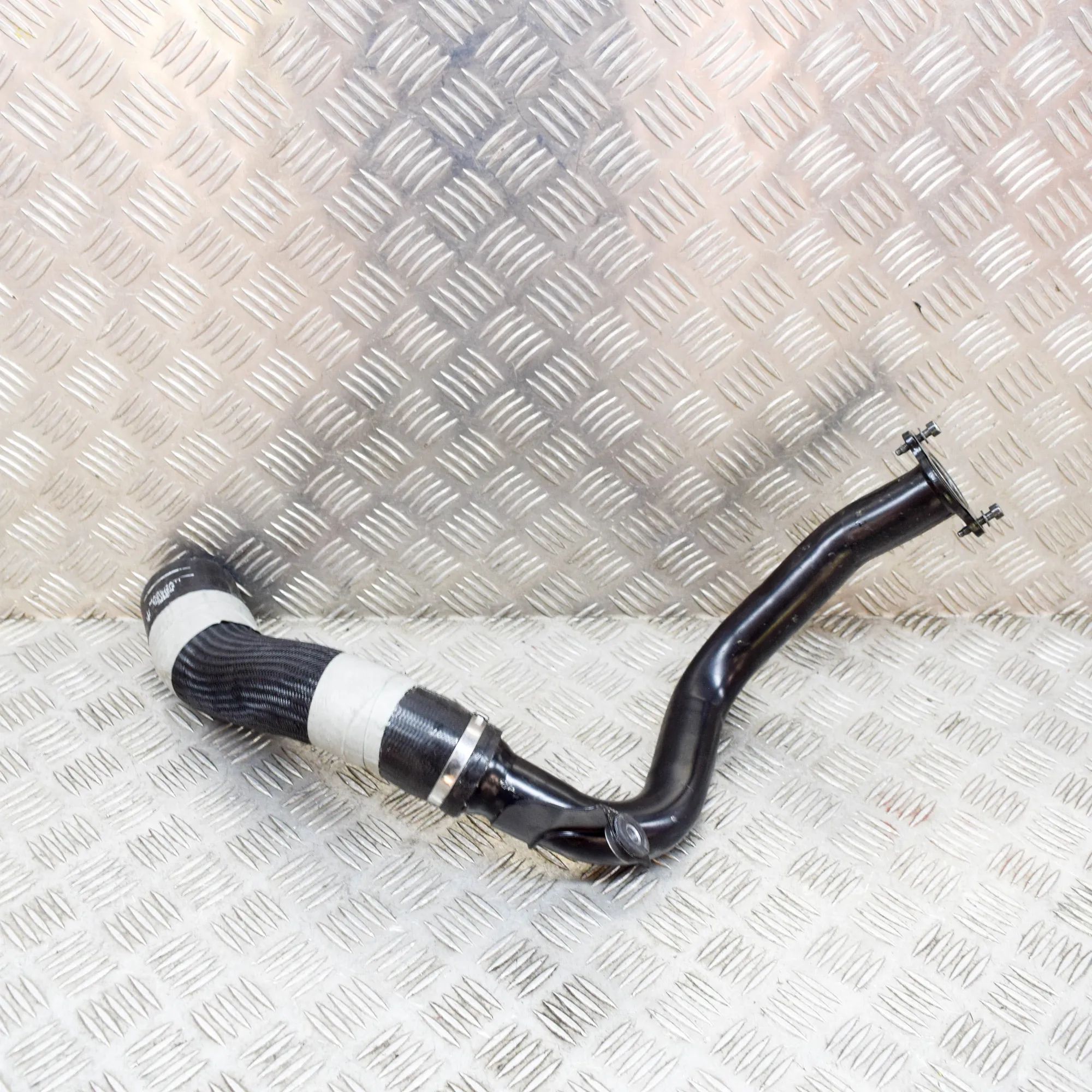 Maserati Levante Intercooler hose — left Intercooler hose — left — MASERATI LEVANTE (SUV...