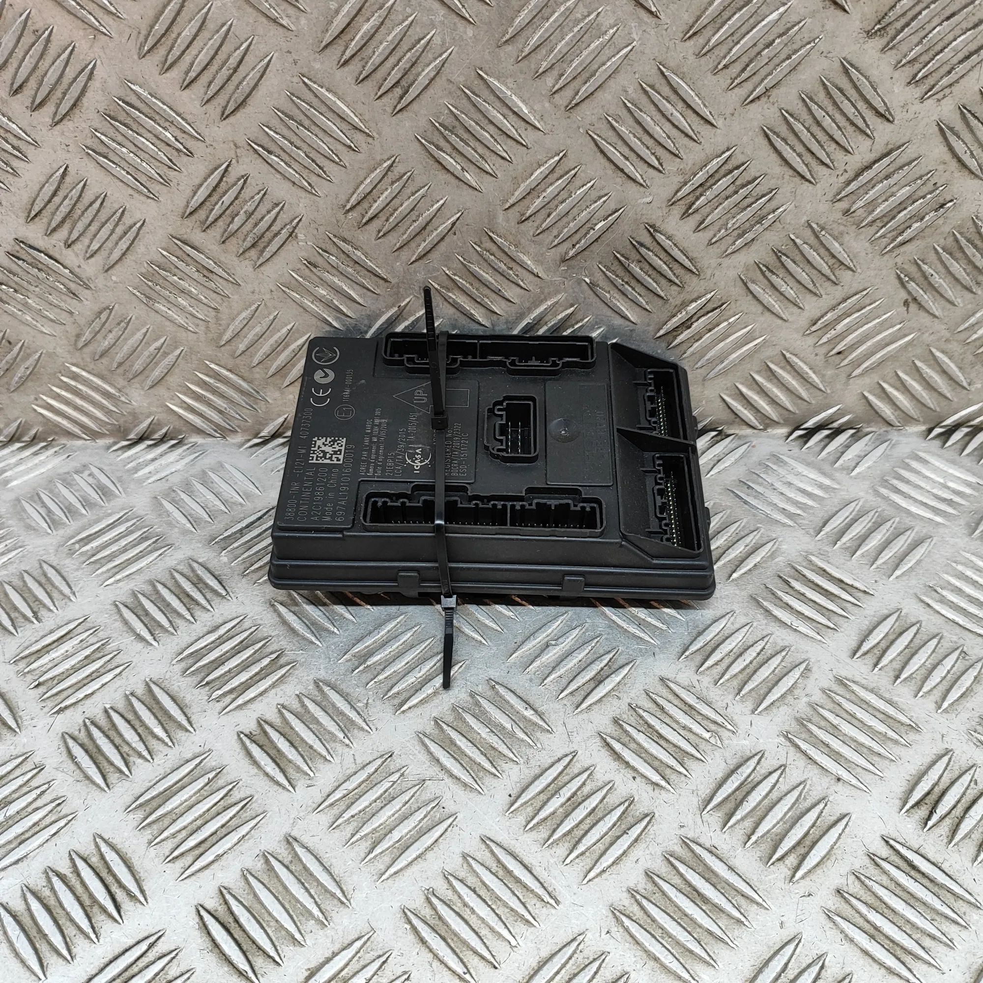Honda CR-V Comfort Control Unit Comfort Control Unit — HONDA CR-V (V RW) (2017-...