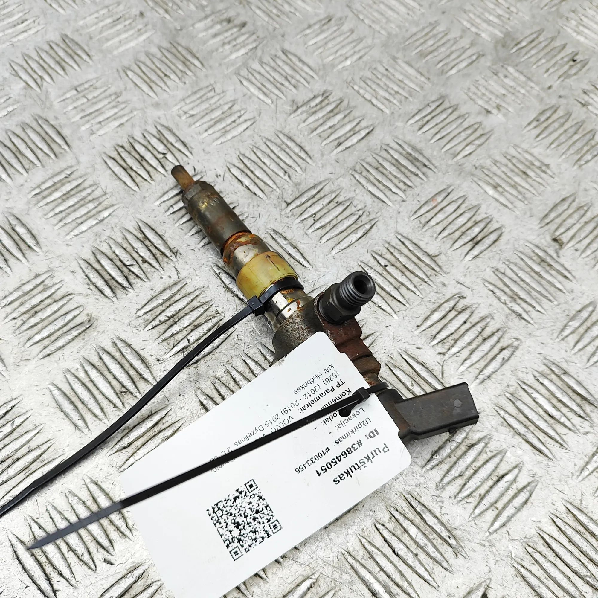 Volvo V40 Fuel Injector Fuel injector — VOLVO V40 (Cross Country 526) (...