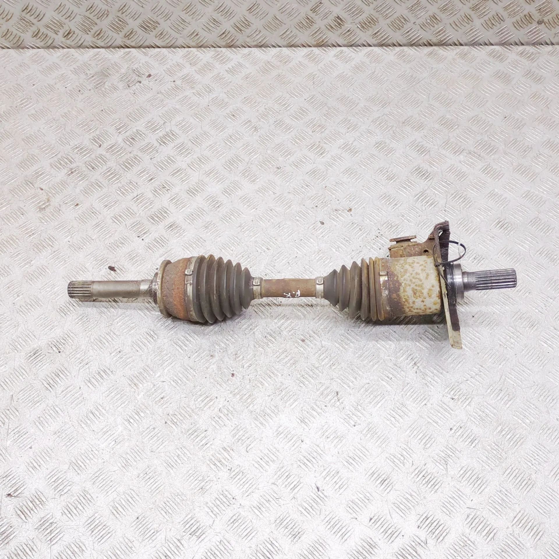 Isuzu D-Max Front Left Driveshaft Front Left Driveshaft — ISUZU D-MAX (II TFR, TF...