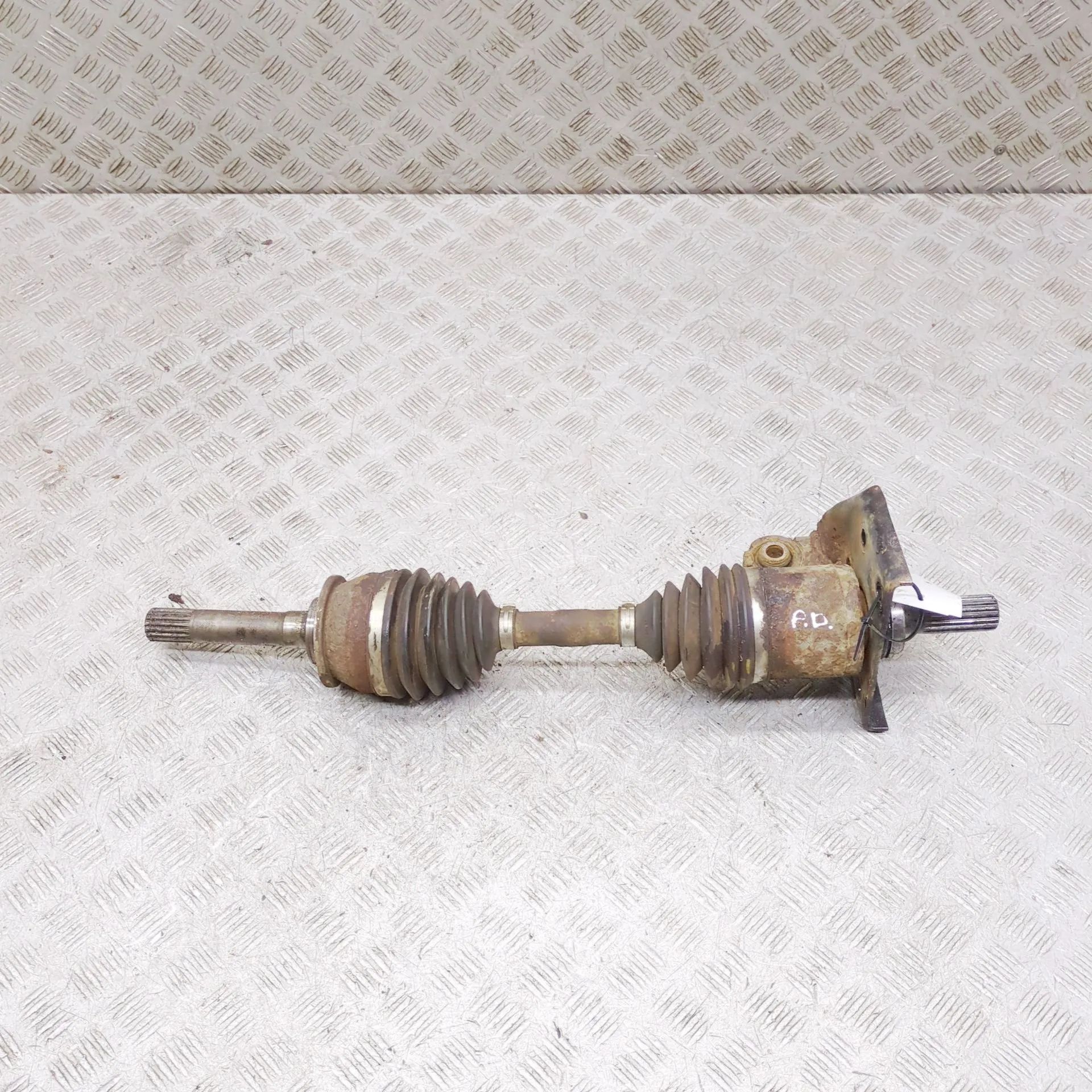 Isuzu D-Max Front Right Driveshaft Front Right Driveshaft — ISUZU D-MAX (II TFR, T...