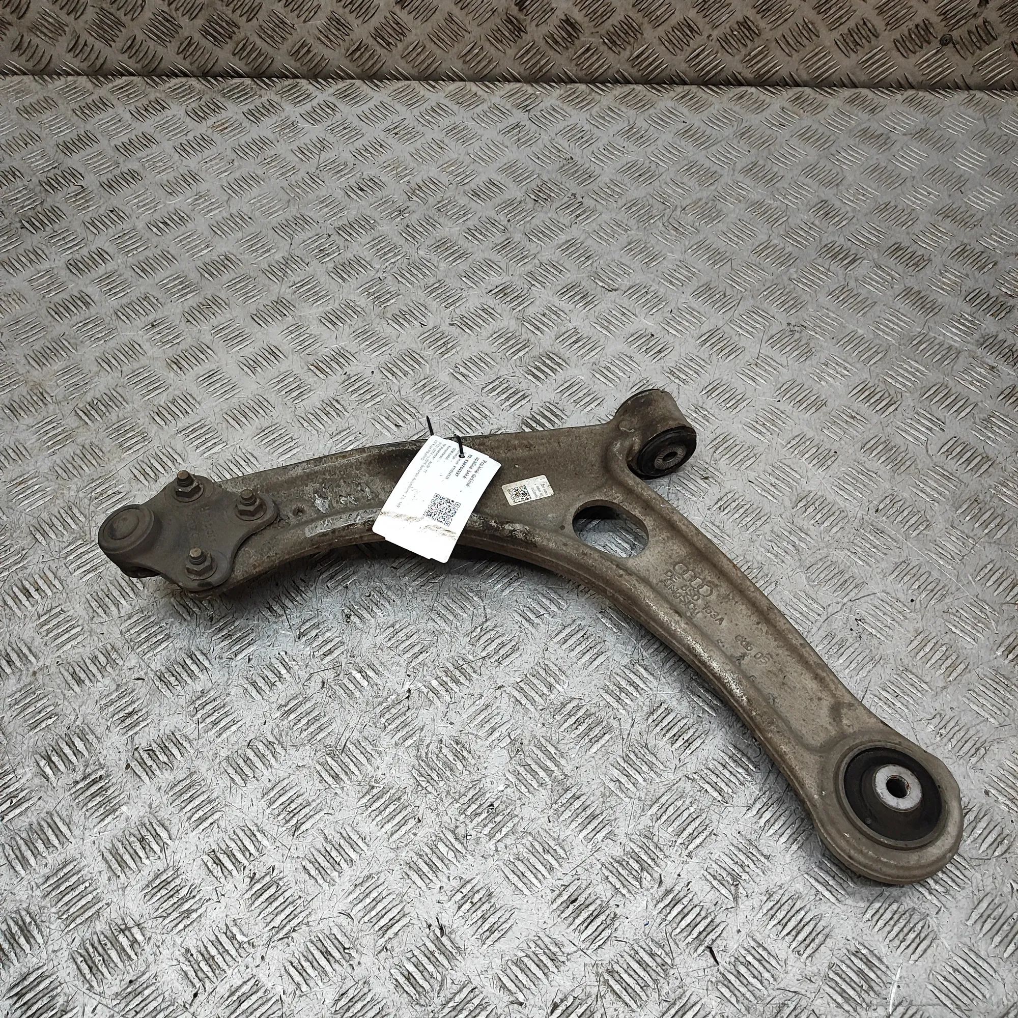 Audi TT (8S) Front Right Lower Control Arm Front Right Lower Control Arm — AUDI TT (FV3) (...