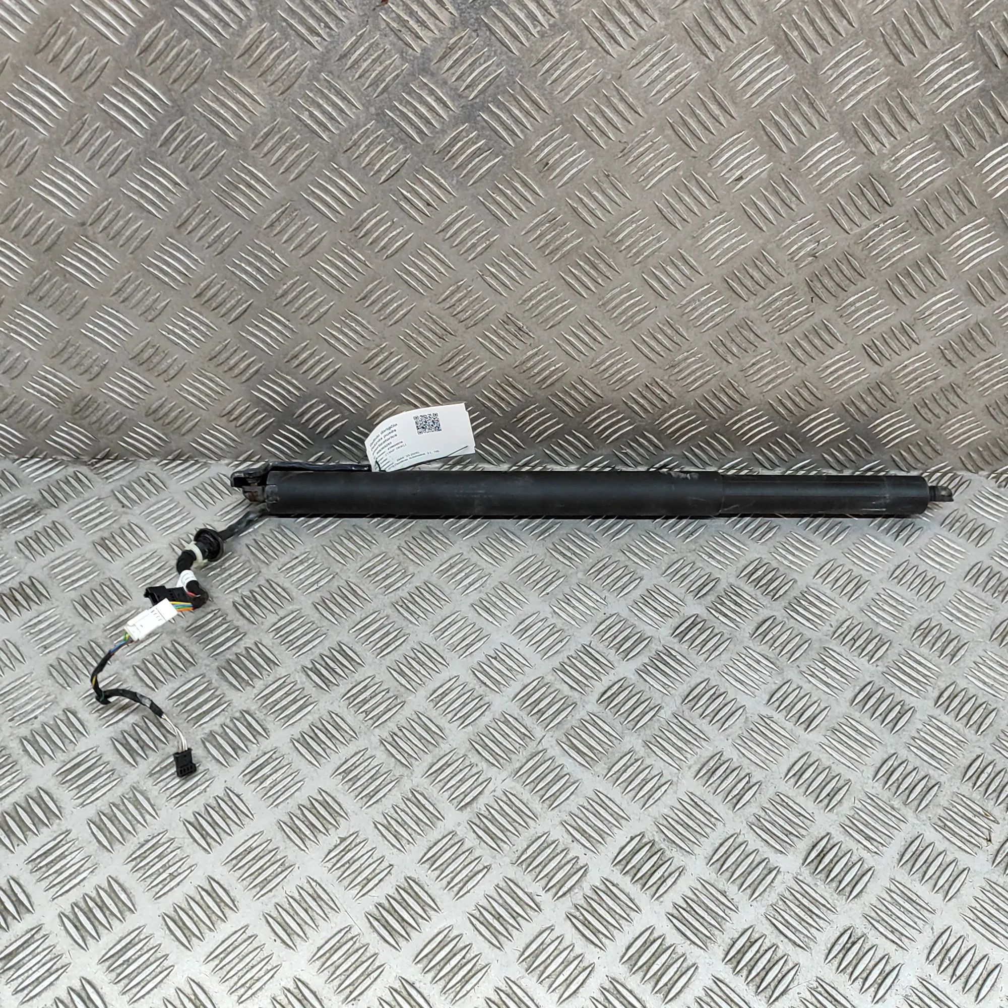 BMW X5 (G05) Right Side Tailgate Gas Strut