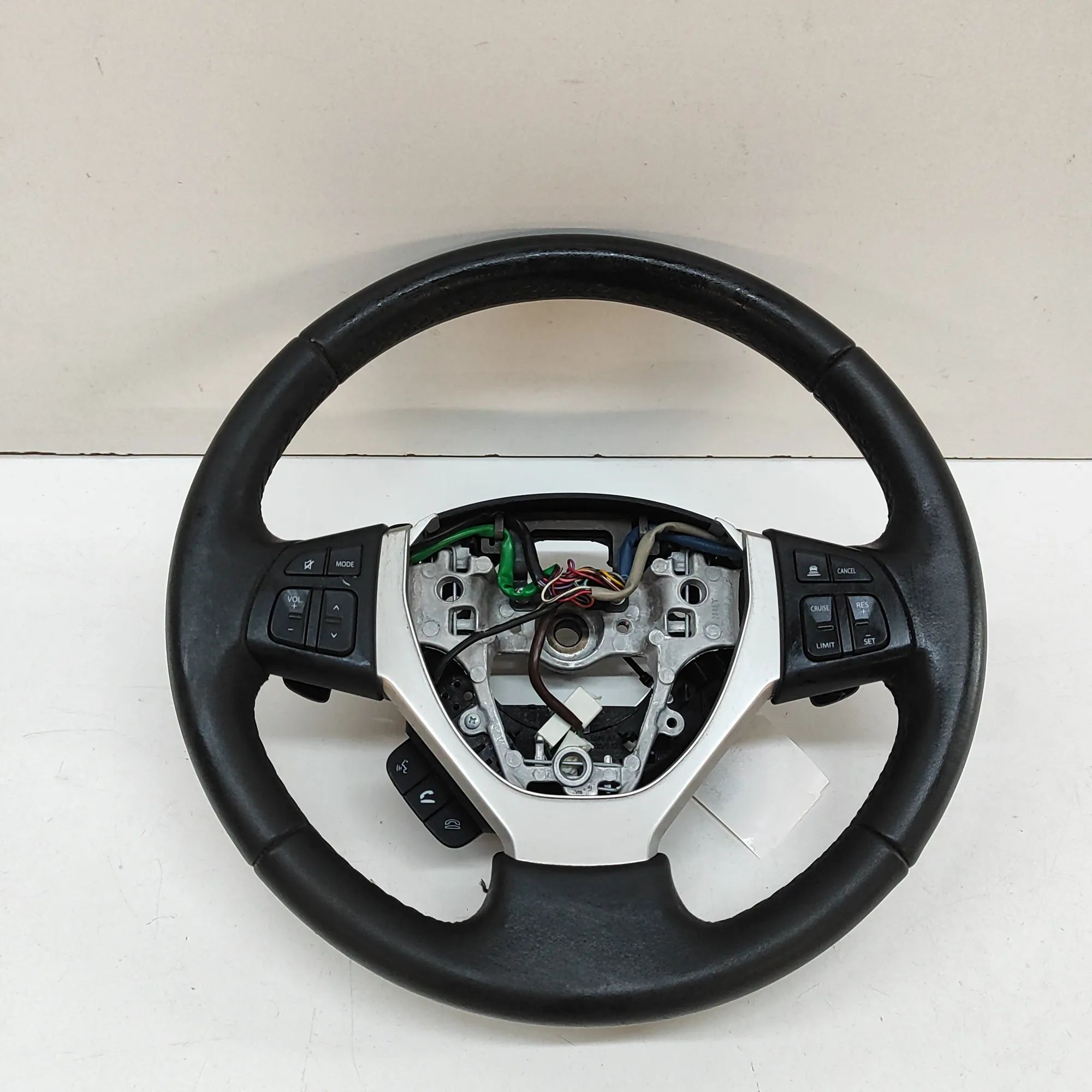 Suzuki Grand Vitara steering wheel
