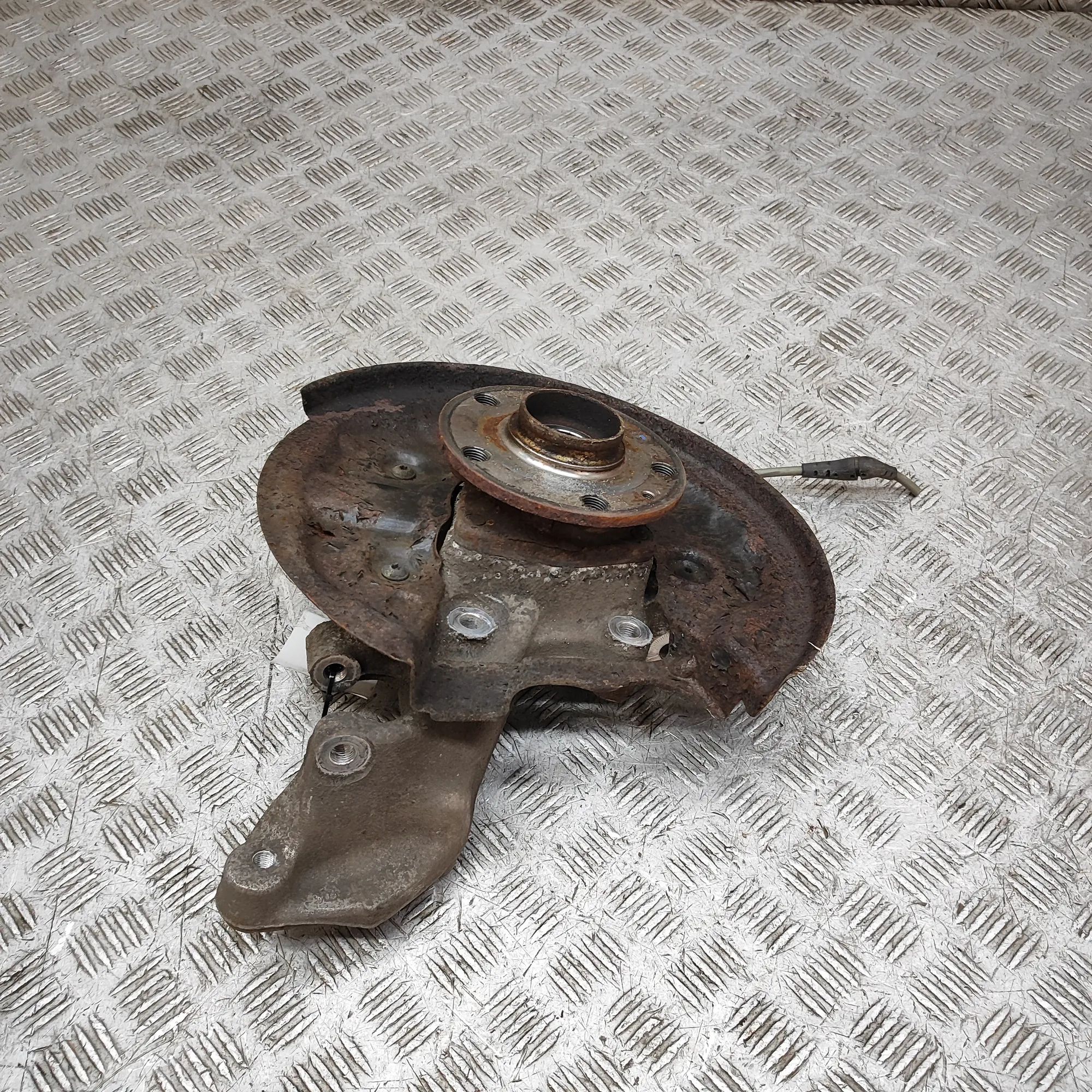 Audi TT (8S) Rear Right Wheel Hub Rear Right Wheel Hub — AUDI TT (FV3) (2014-...)...