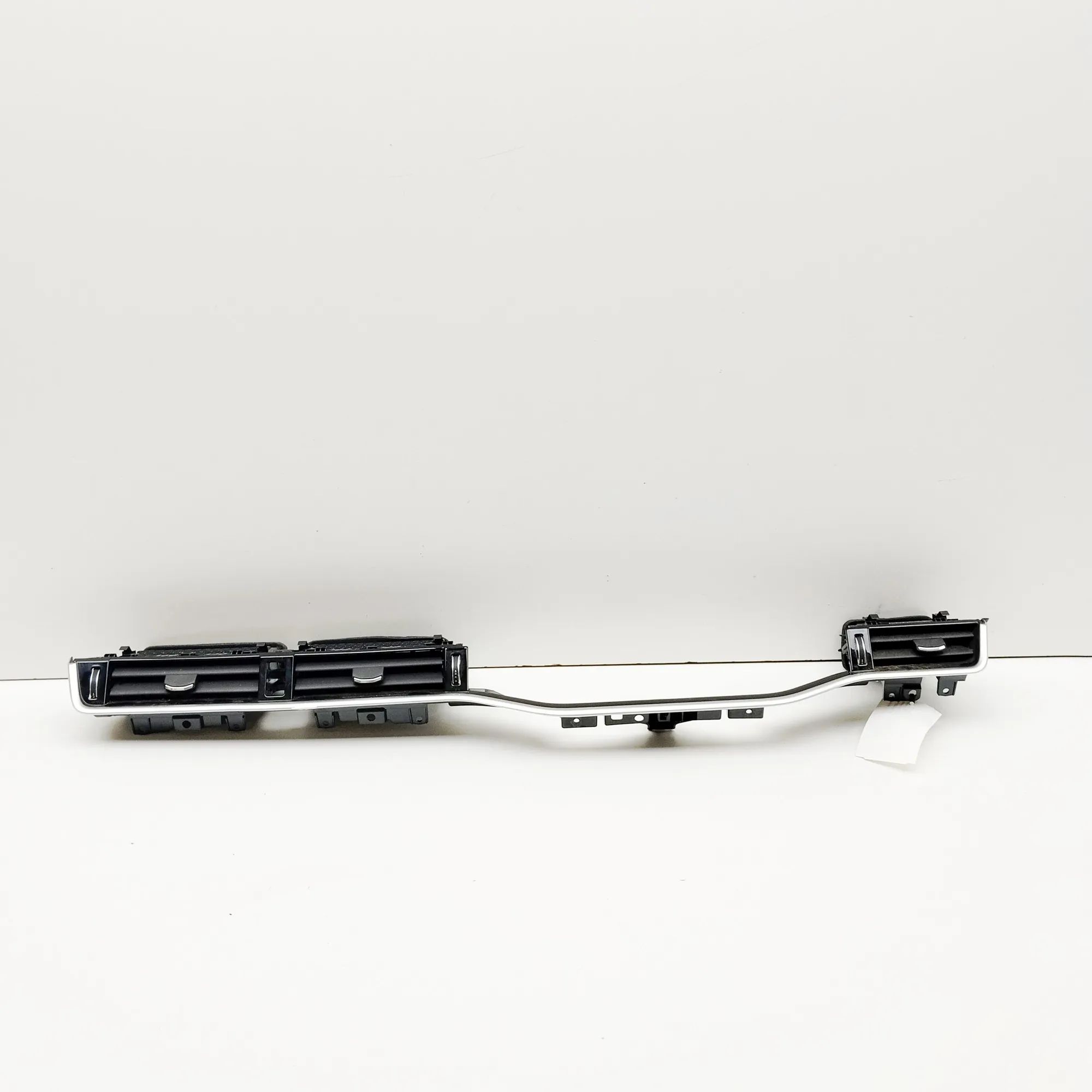 Land Rover Range Rover Evoque Dashboard Air Vents Dashboard Air Vents — LAND ROVER RANGE ROVER EV...
