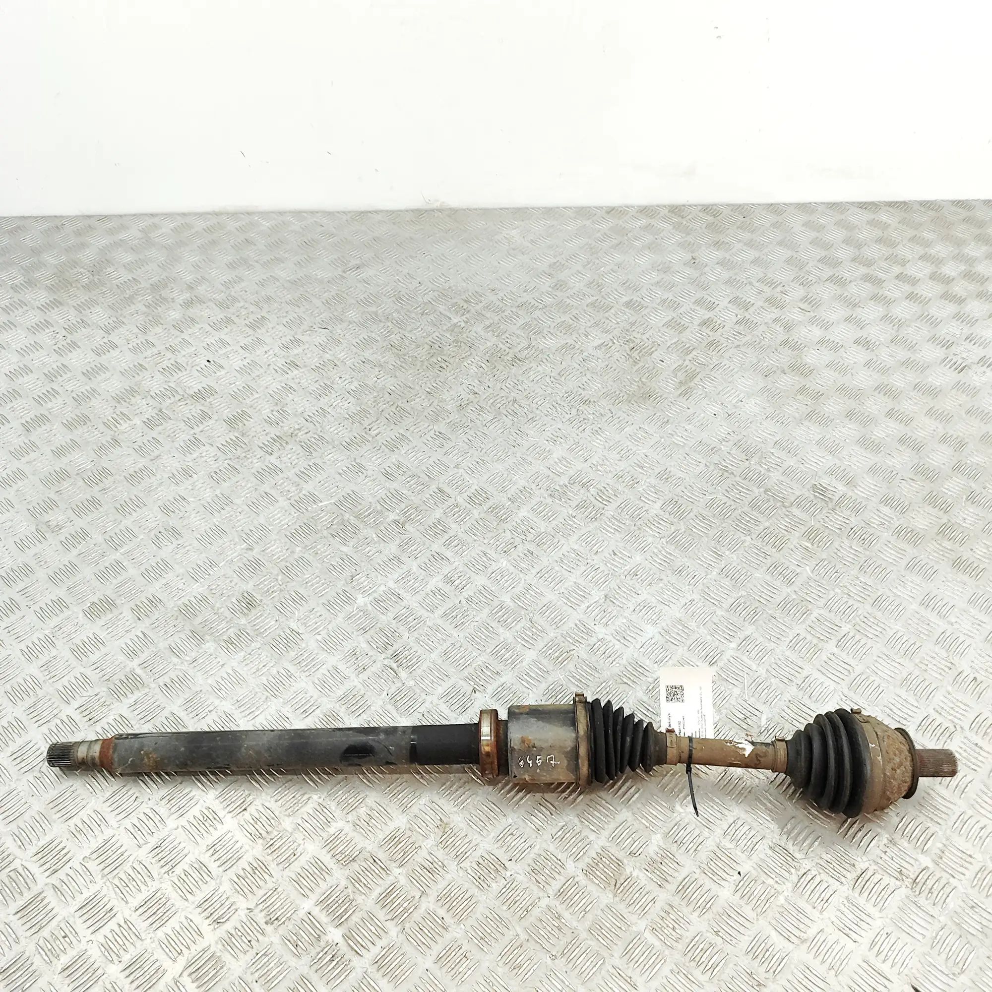 Volvo V60 Front Right Driveshaft Front Right Driveshaft — VOLVO V60 (2010-2018) ...